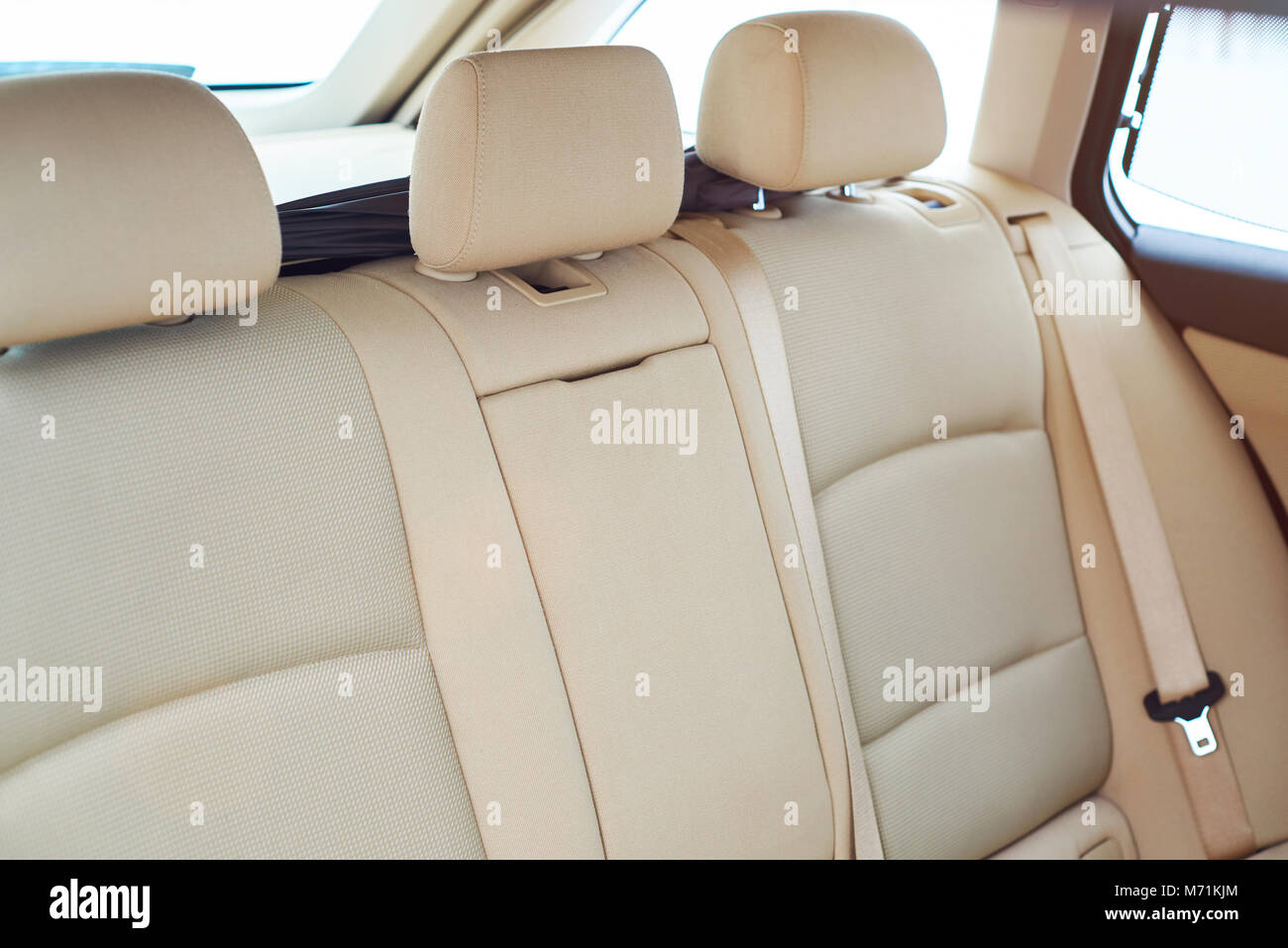 Braun sauber zurück modernes Auto Sitz. Komfortable leere Innenraum des Autos Stockfoto