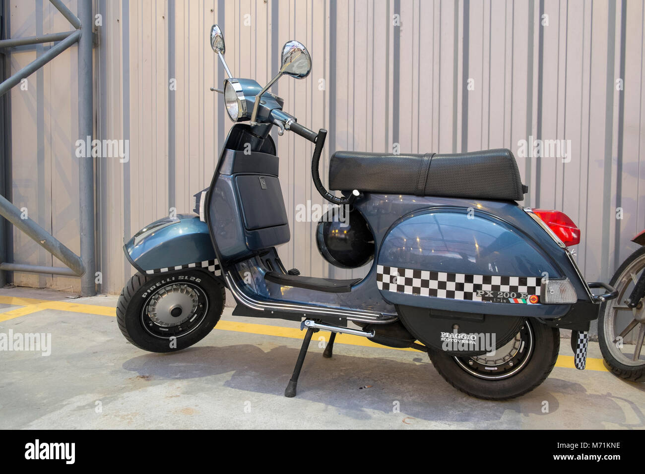 Vespa PX 200 E Iris. Retro Málaga 2018. Andalusien, Spanien Stockfotografie  - Alamy