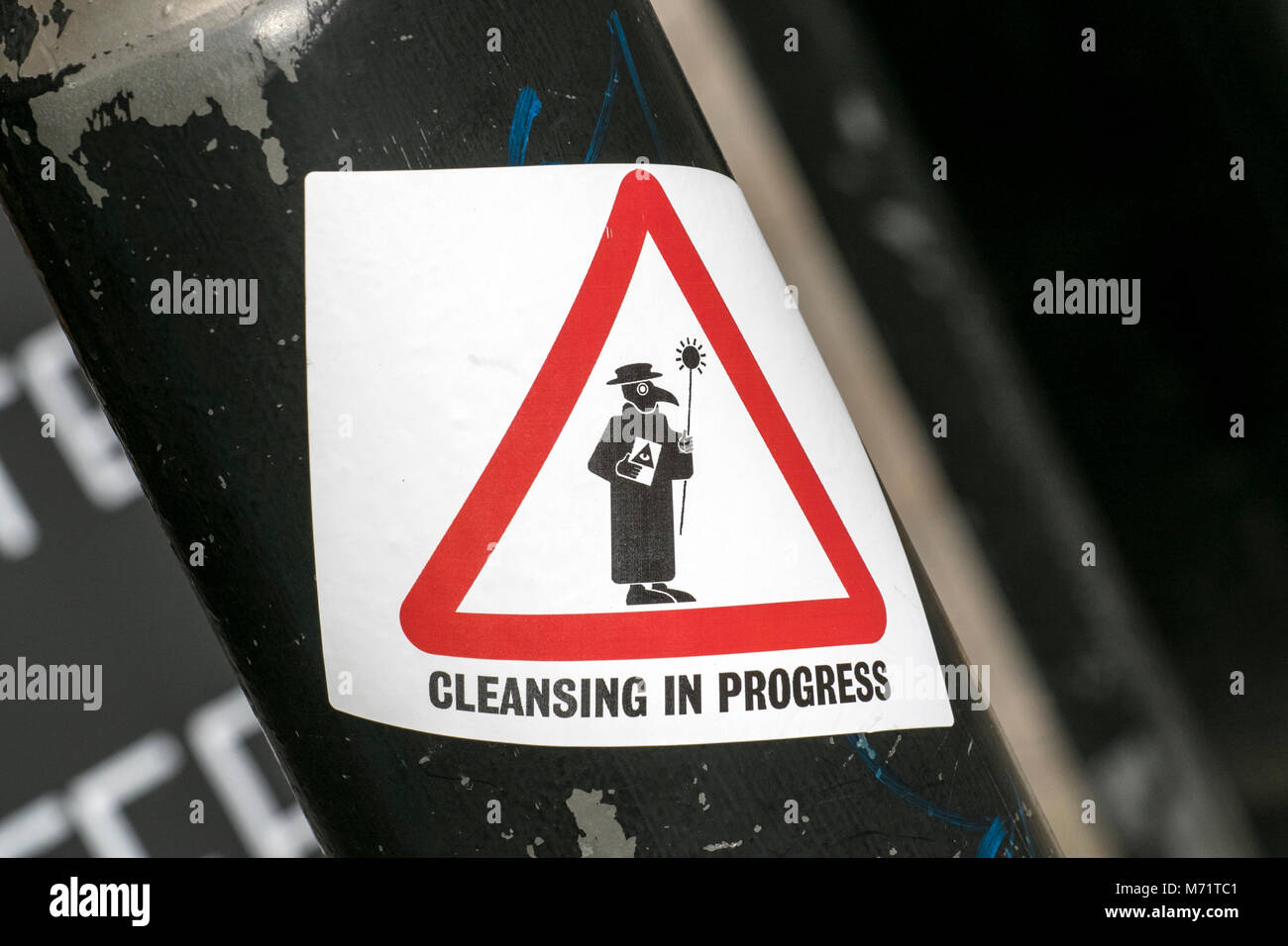 Warnzeichen; Anti Semitische Antisemit Antisemitismus Juden Jüdische Juden rassistische Vorurteile ethnischen Säuberungen rassistische Israel slogan Sticker, Liverpool Merseyside, UK Stockfoto