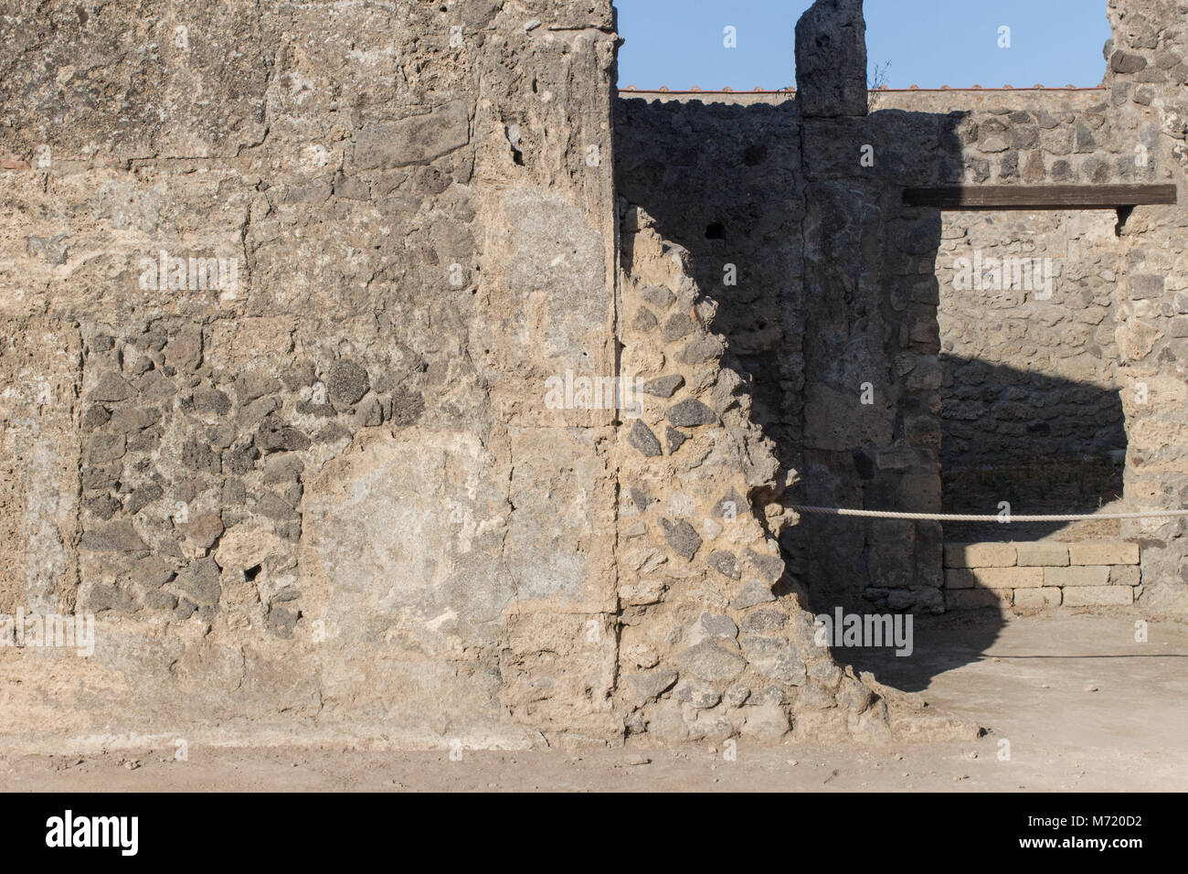 Pompei, Kampanien/Italien - 20. August 2016: Wände aus alten Häusern in die archäologische Stätte von Pompeji Stockfoto