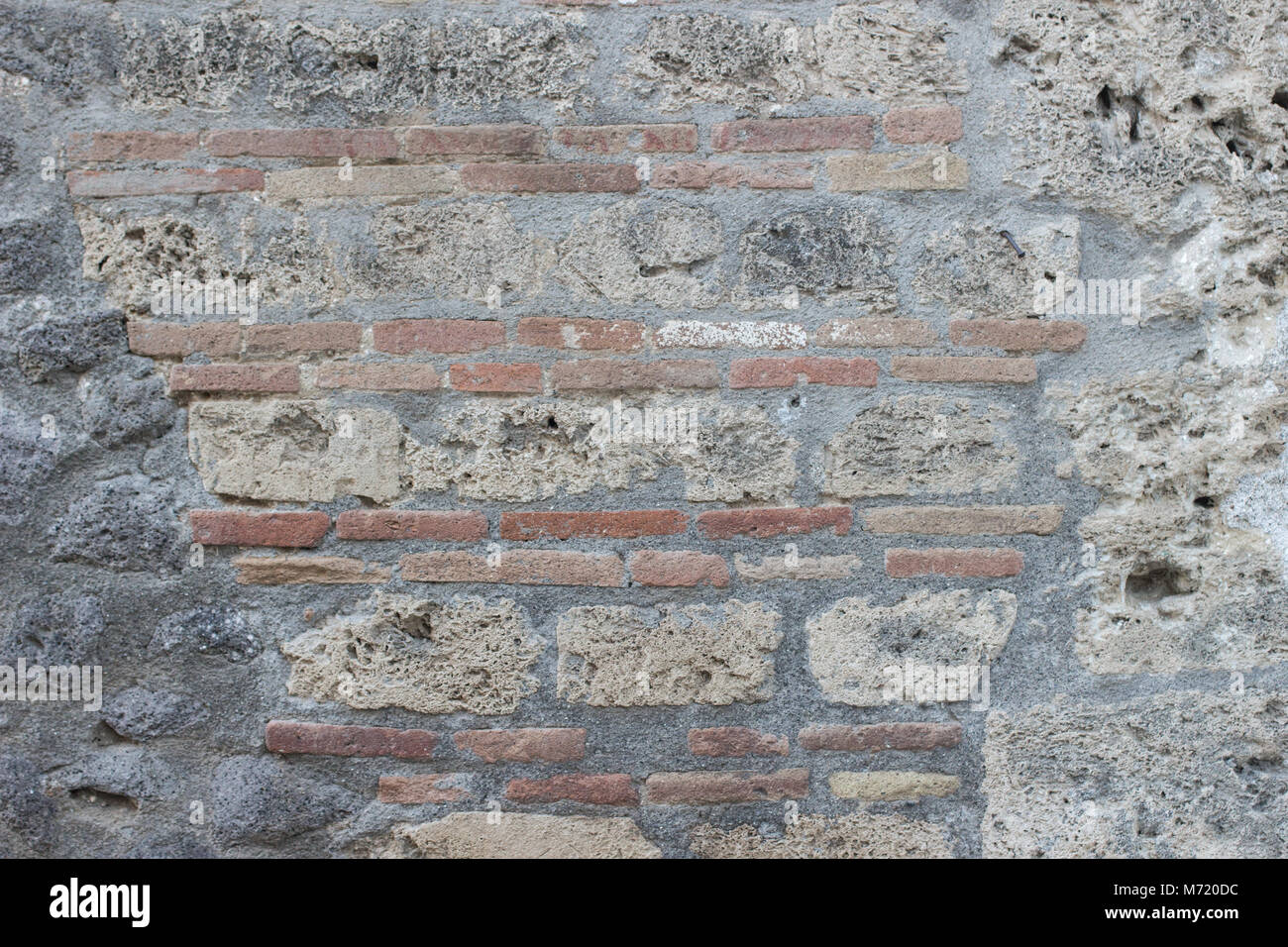 Pompei, Kampanien/Italien - 20. August 2016: Wände aus alten Häusern in die archäologische Stätte von Pompeji Stockfoto
