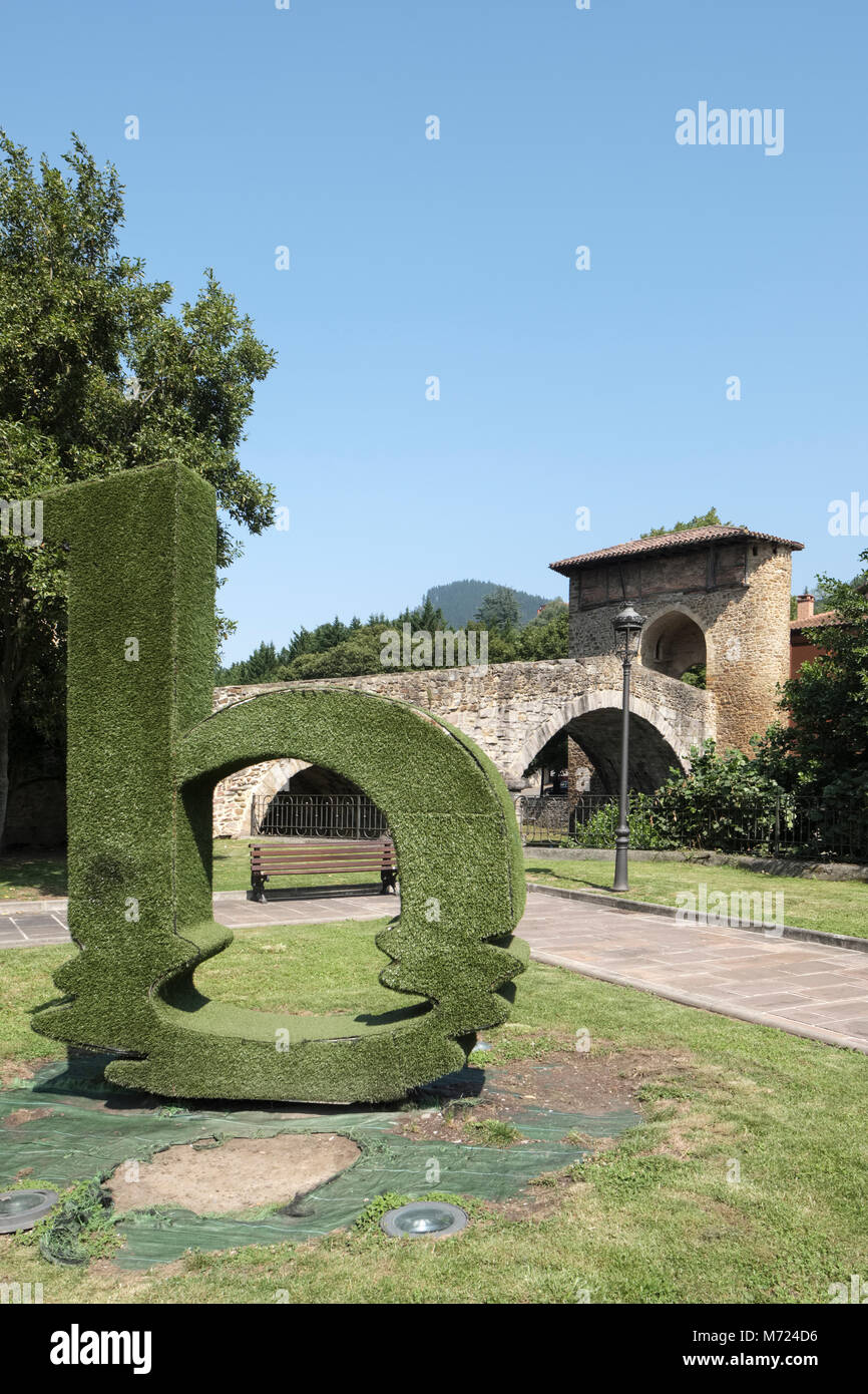 Puente Viejo, Zubi Zaharra, mittelalterliche Brücke, Balmaseda, Vizcaya, Pais Vasco, Spanien, Stockfoto