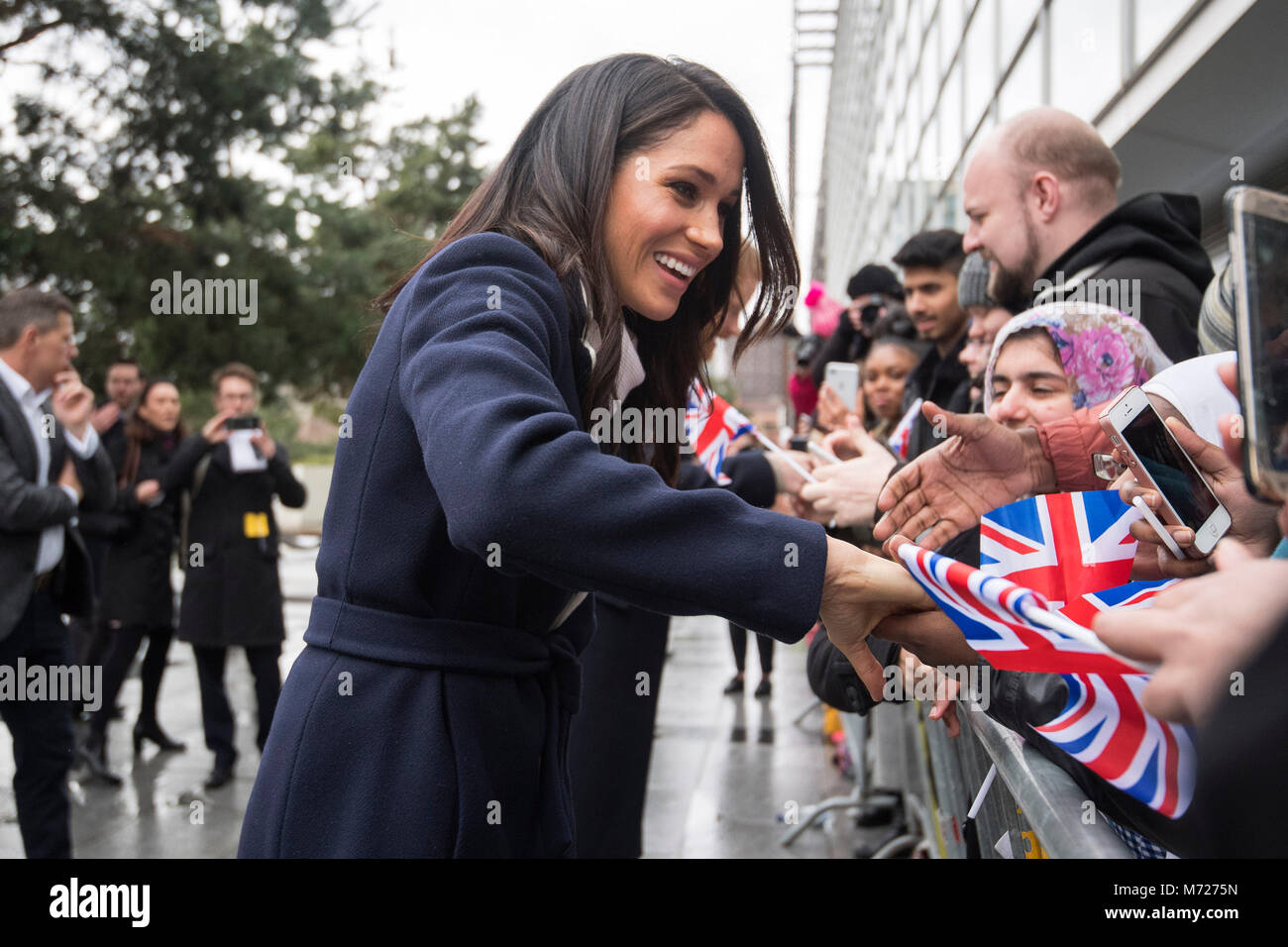 Meghan Markle erfüllt die Öffentlichkeit auf einen Rundgang mit Prinz Harry bei einem Besuch in Millennium Point in Birmingham, im Rahmen der neuesten Bein in die regionale Touren das Paar im Vorfeld Unternehmen sind - bis zu deren Mai Hochzeit. Stockfoto