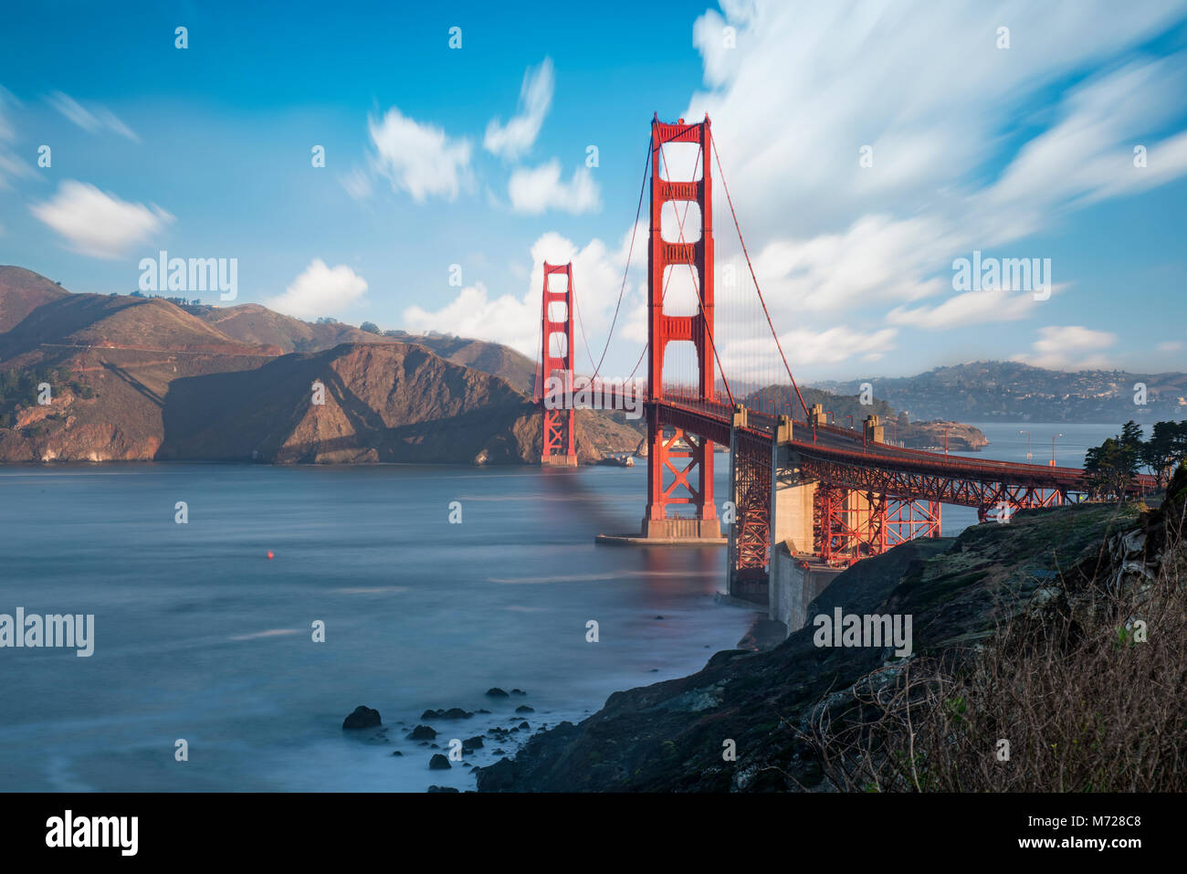 Golden Gate Bridge Panorama mit großen dynamischen Himmel Stockfoto