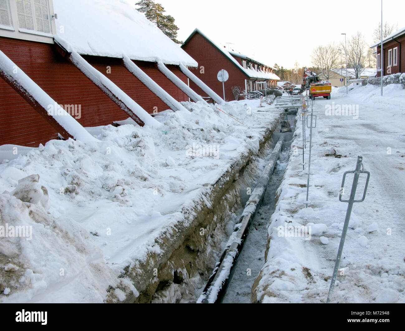 Fernwärme ist in einer Stadt, Straße, Winter 2011 gelegt Stockfoto