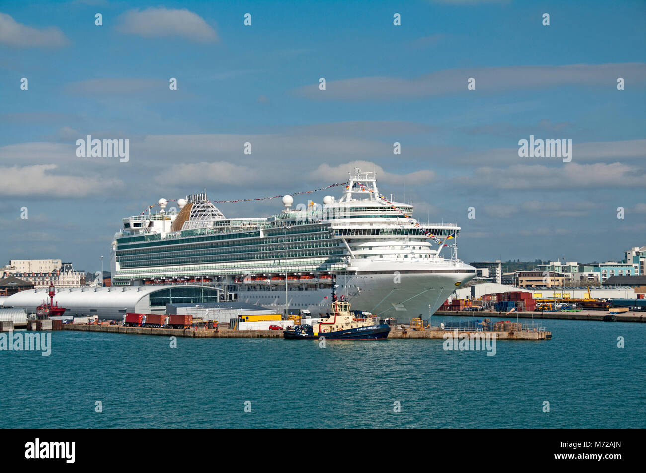 Azura Liner in Dock Southampton, Hampshire, England, Stockfoto