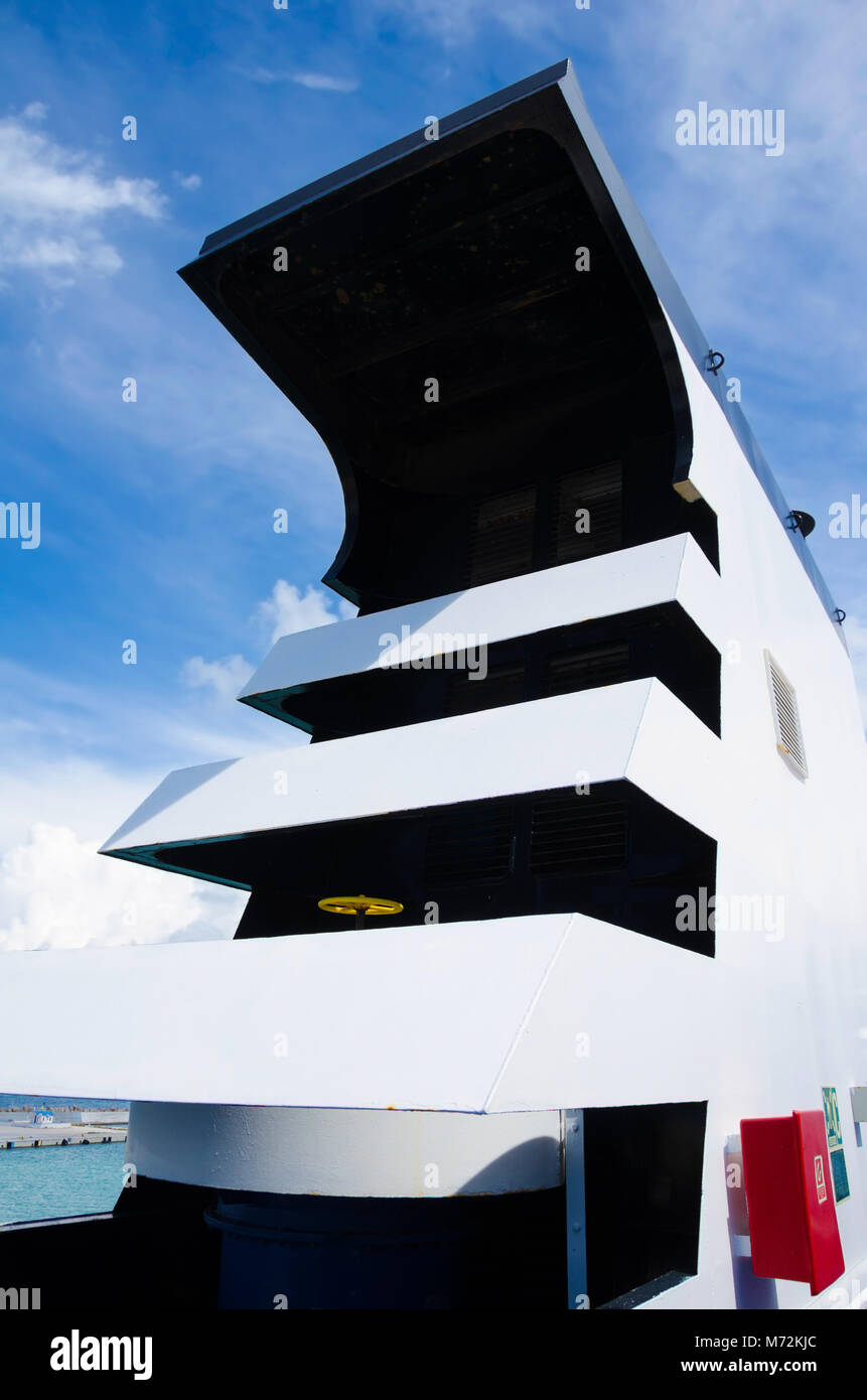 Das moderne Schiff Schornstein Stockfoto