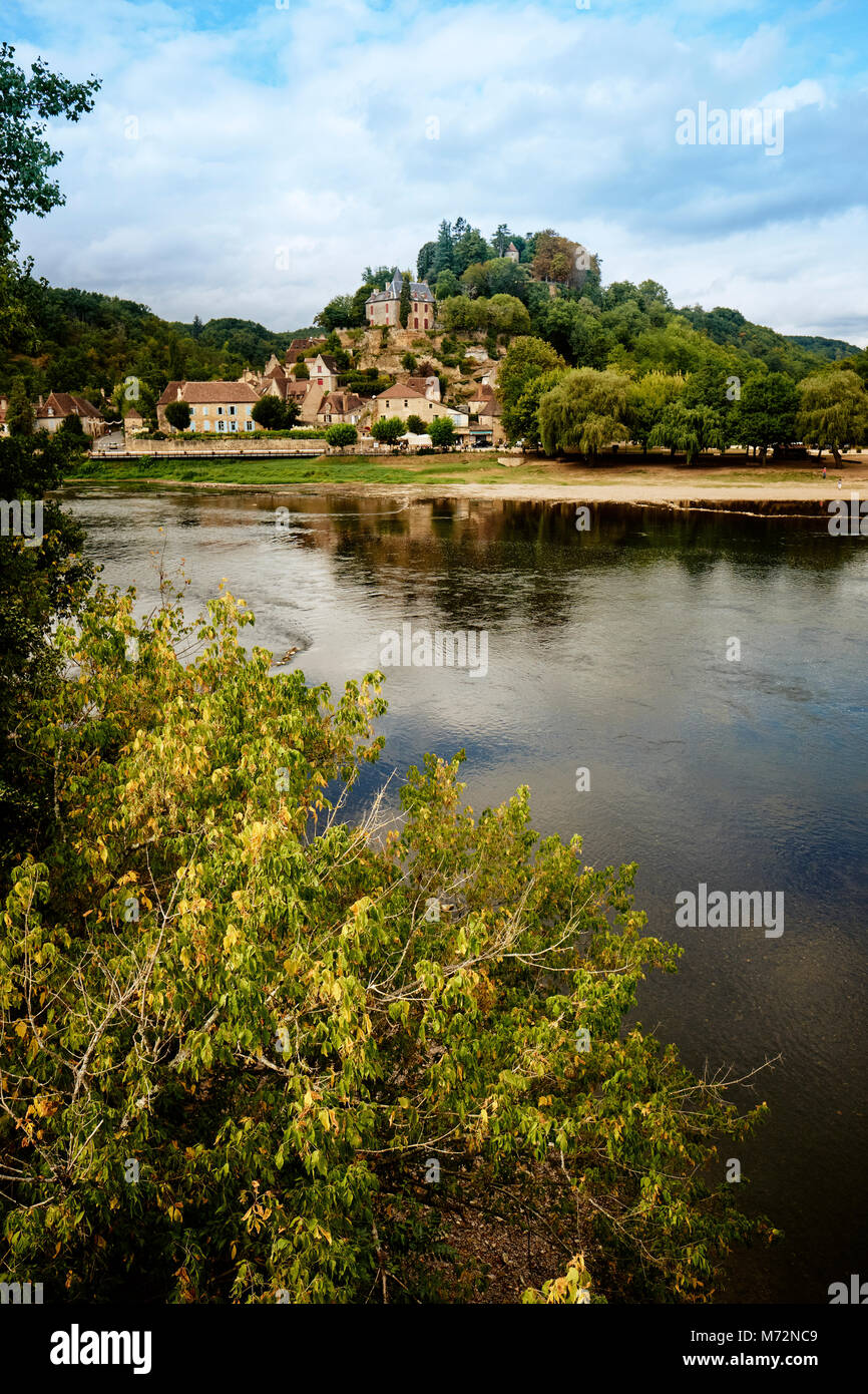 Limeuil Dorf liegt am Zusammenfluss der Flüsse Dordogne und Vézère in der Dordogne Aquitane France. Stockfoto