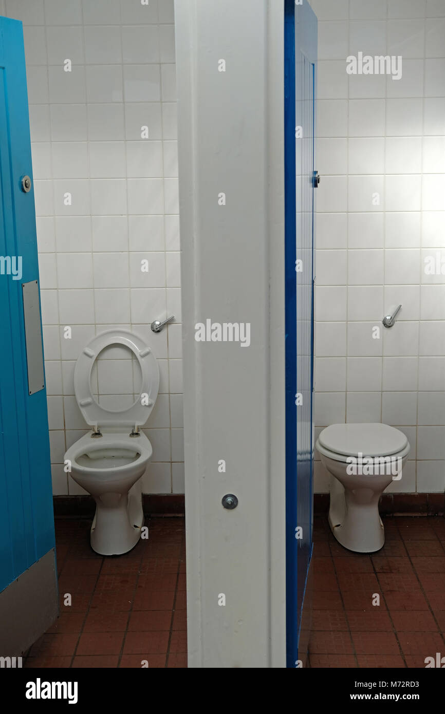 öffentliche Toiletten In Meiner Nähe Toiletten toilette -Fotos und -Bildmaterial in hoher Auflösung – Alamy
