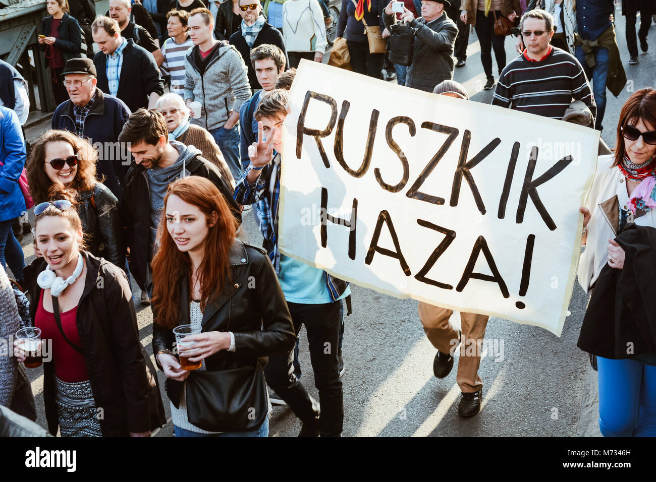 Protest gegen die Rechnung, Central European University, eine liberale Graduiertenschule Gesellschaftswissenschaften untergraben würde Stockfoto