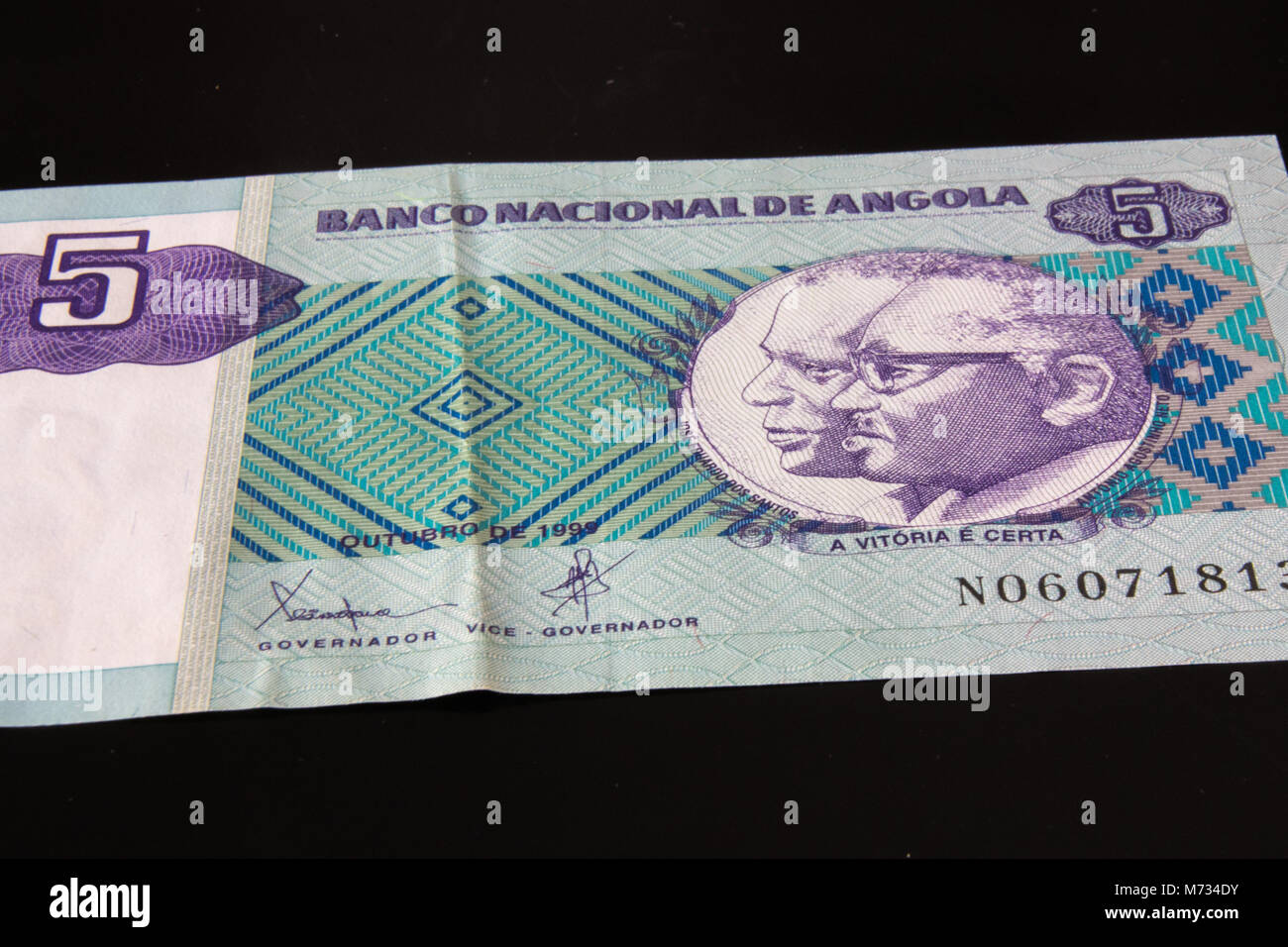 Banknote aus Angola, fünf Kwanza. Stockfoto