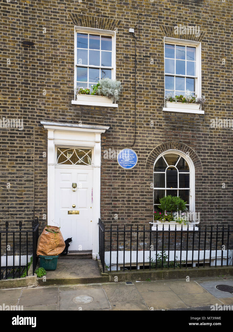 Eine blaue Plakette markiert das Haus in Charlton, London, ehemaliges Haus des 19. Jahrhunderts Englisch humanitäre und Philanthrop, Caroline Chisholm. Stockfoto