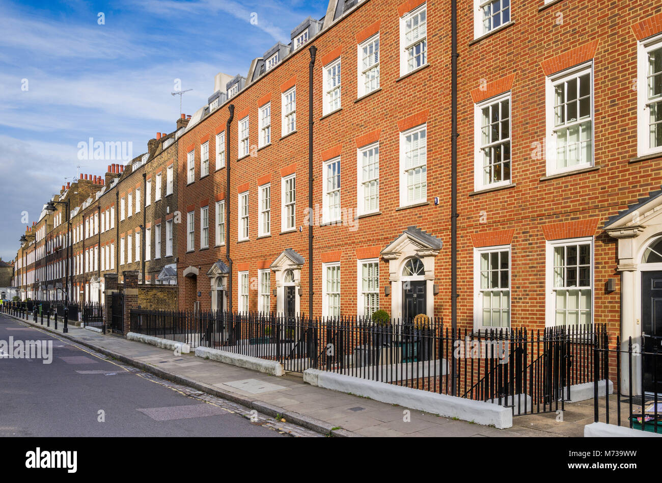 Georgianische Stadthäuser in Colebrooke Zeile, Islington, London, UK. Stockfoto