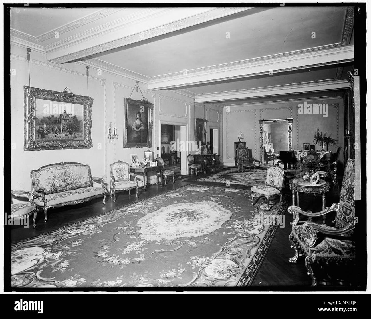 Die Innenausstattung der Zimmer von Mrs. William Crouse spiegelt die Möbel und Innenarchitektur der Zeit wider und spiegelt den Stil des späten 19. Jahrhunderts wider. Dieses Bild zeigt Elemente viktorianischer Wohnkultur. Stockfoto