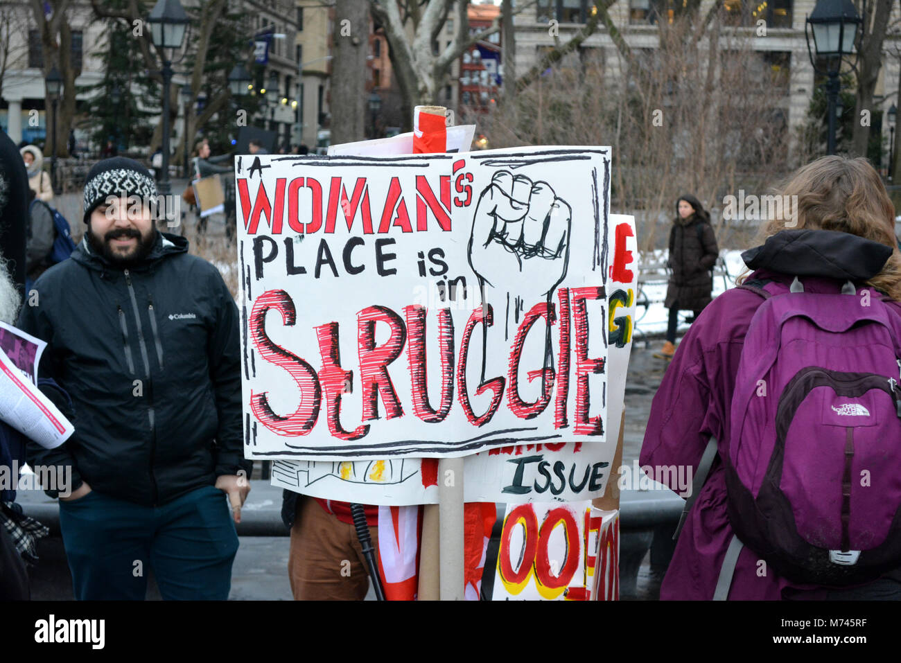 New York, USA. 8. März, 2018. Der Internationale Tag der Frau in der Union Square in New York City. Quelle: Christopher Penler/Alamy leben Nachrichten Stockfoto
