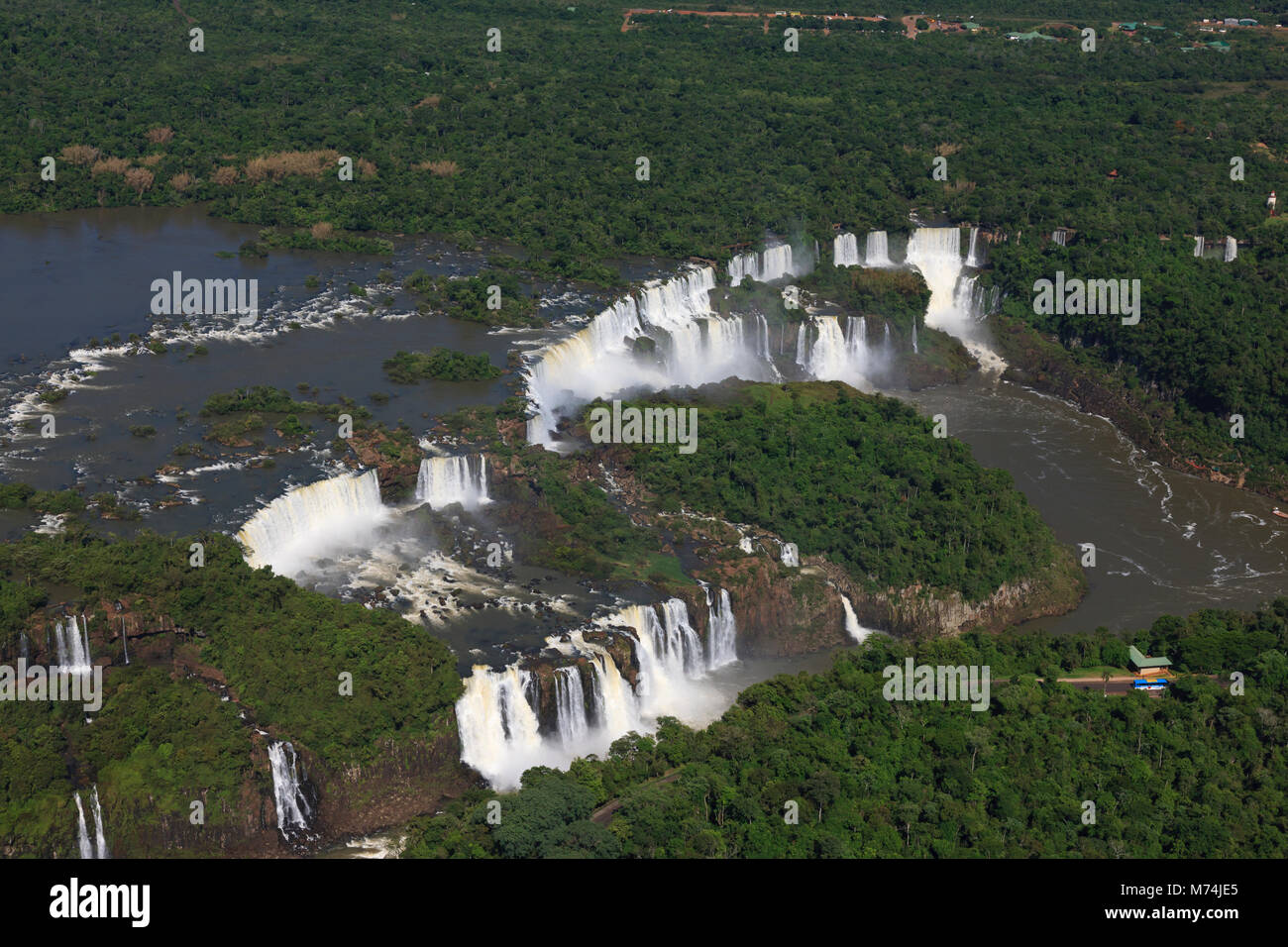 Die Iguazu Wasserfälle Wasserfälle Wasser Grenze Brasilien, Argentinien UNESCO-Weltkulturerbe, natürlichen Wunder der Welt Antenne Panorama Landschaft Stockfoto