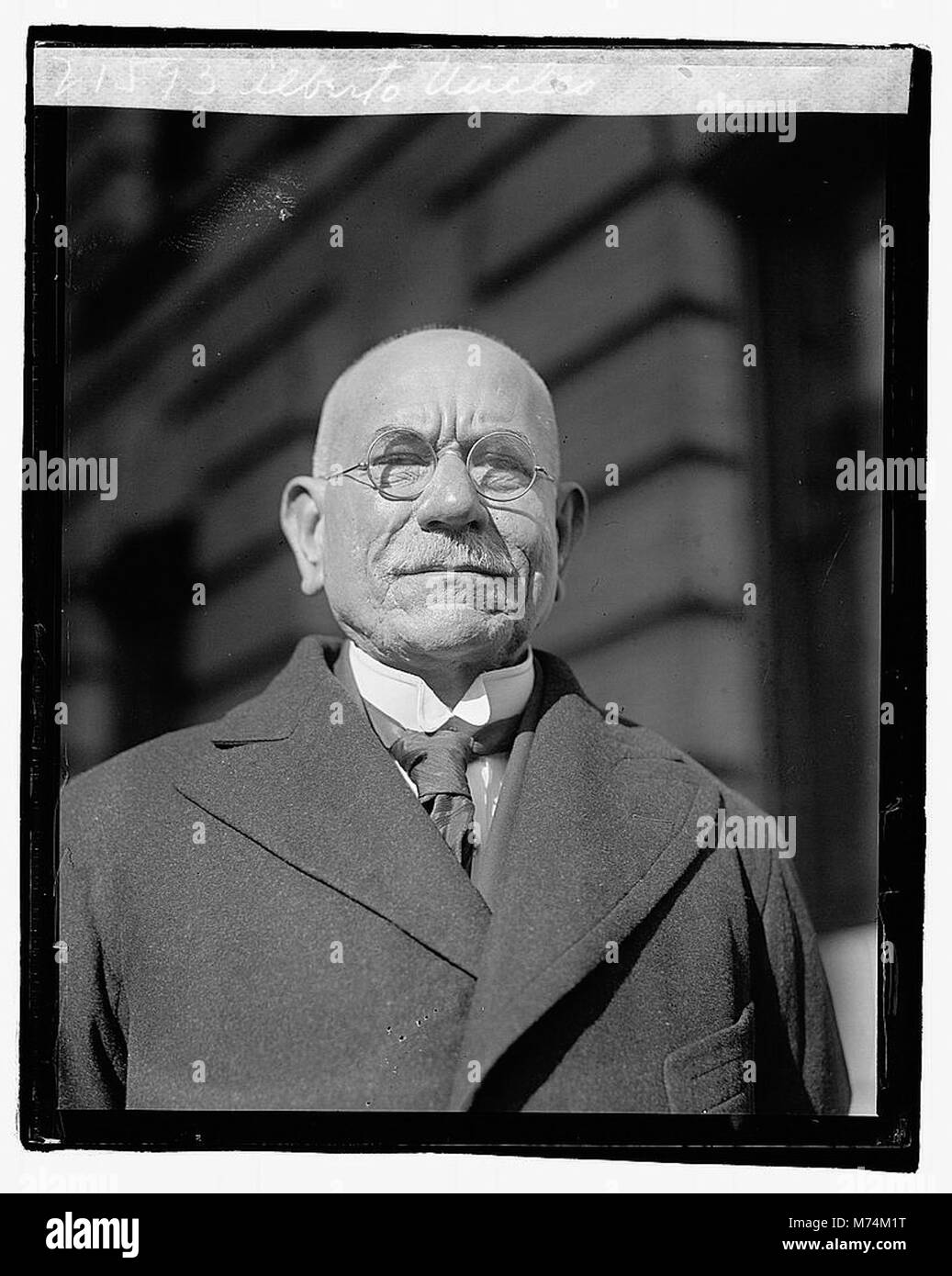 Alberto Vucles ist in diesem Bild zu sehen, in dem er seine Rolle und seinen Einfluss auf seinem jeweiligen Gebiet während des fraglichen Zeitraums hervorhebt. Stockfoto