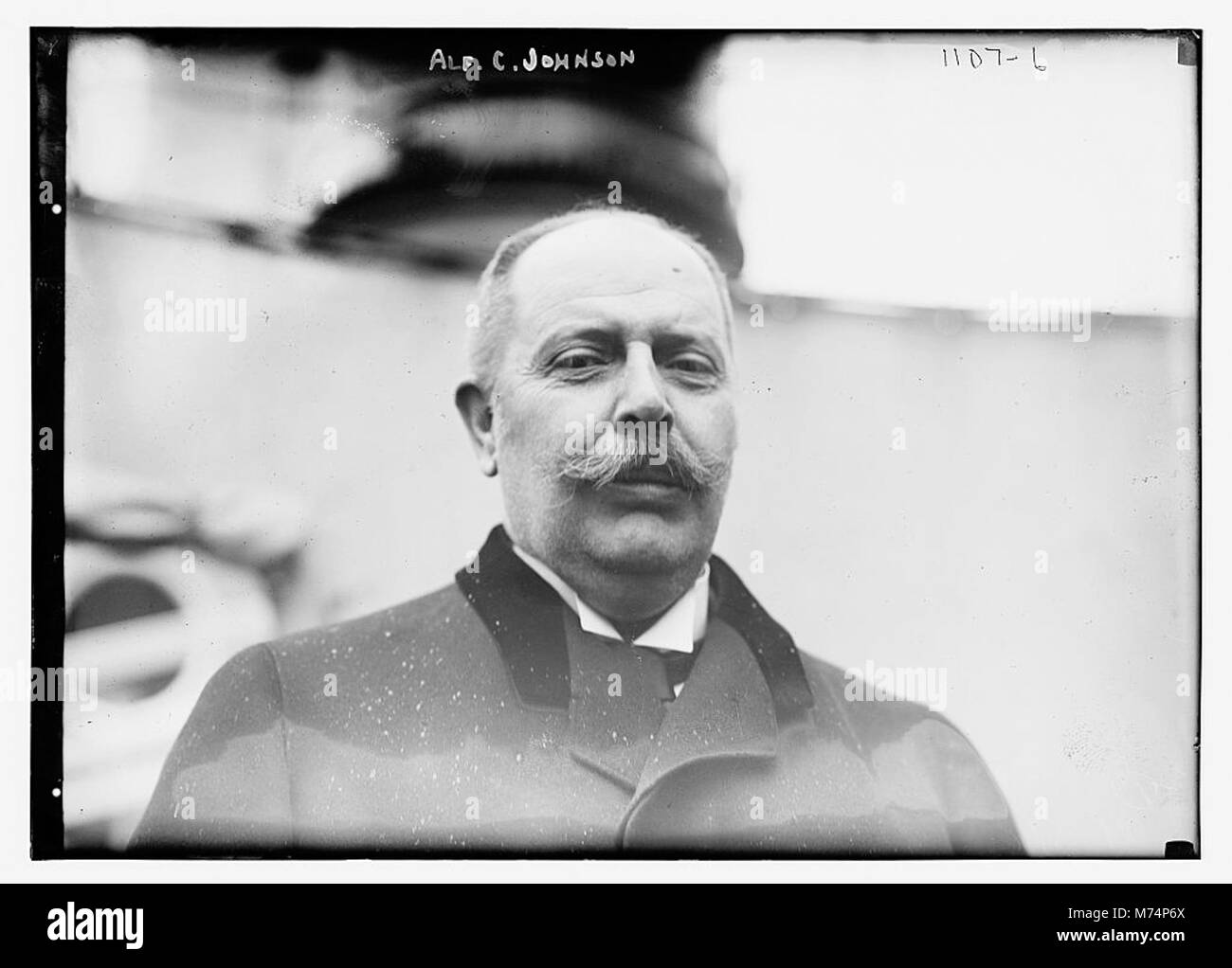 Ein Porträt von Alf. C. Johnson, der seinen Beitrag für die amerikanische Geschäftswelt einfängt. Seine Rolle ist bekannt für seinen Einfluss auf die industrielle Entwicklung während seiner Ära. Stockfoto
