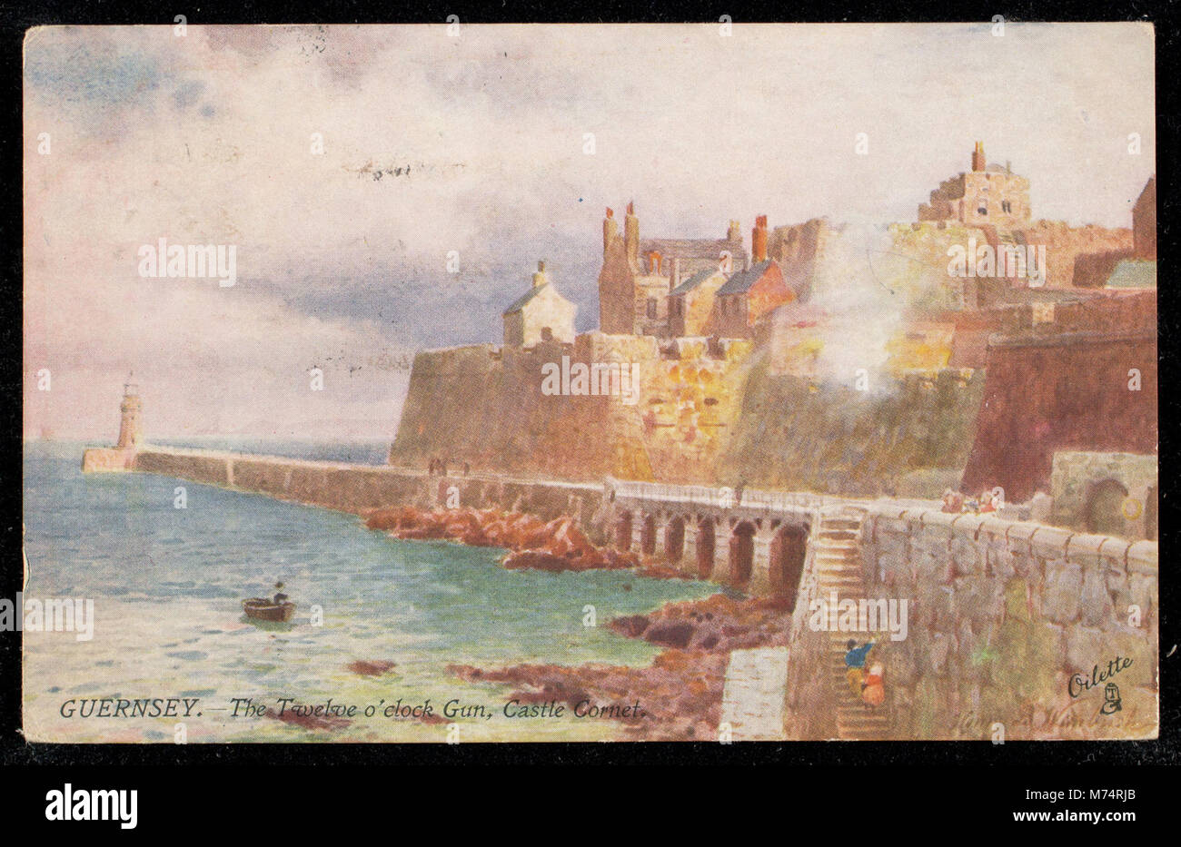 Ein Foto der Twelve-Uhr-Kanone auf Castle Cornet in Guernsey, das diese berühmte historische Tradition zeigt. Das Bild fängt die Waffe und ihre zeremonielle Rolle in Guernseys Geschichte ein. Stockfoto