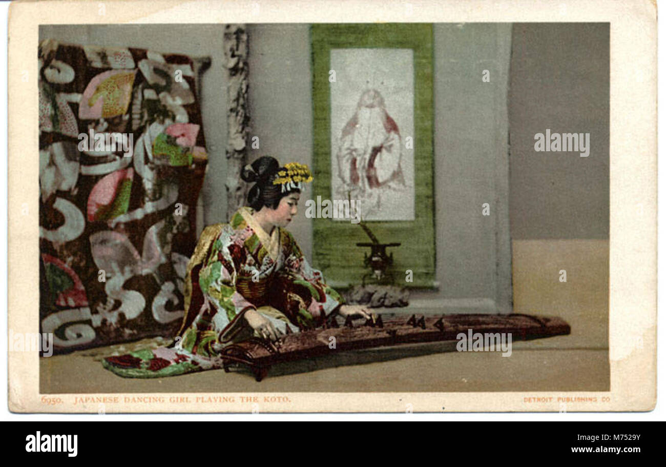 Japanische tanzenden Mädchen spielen die Koto (NBY) 429106 Stockfoto