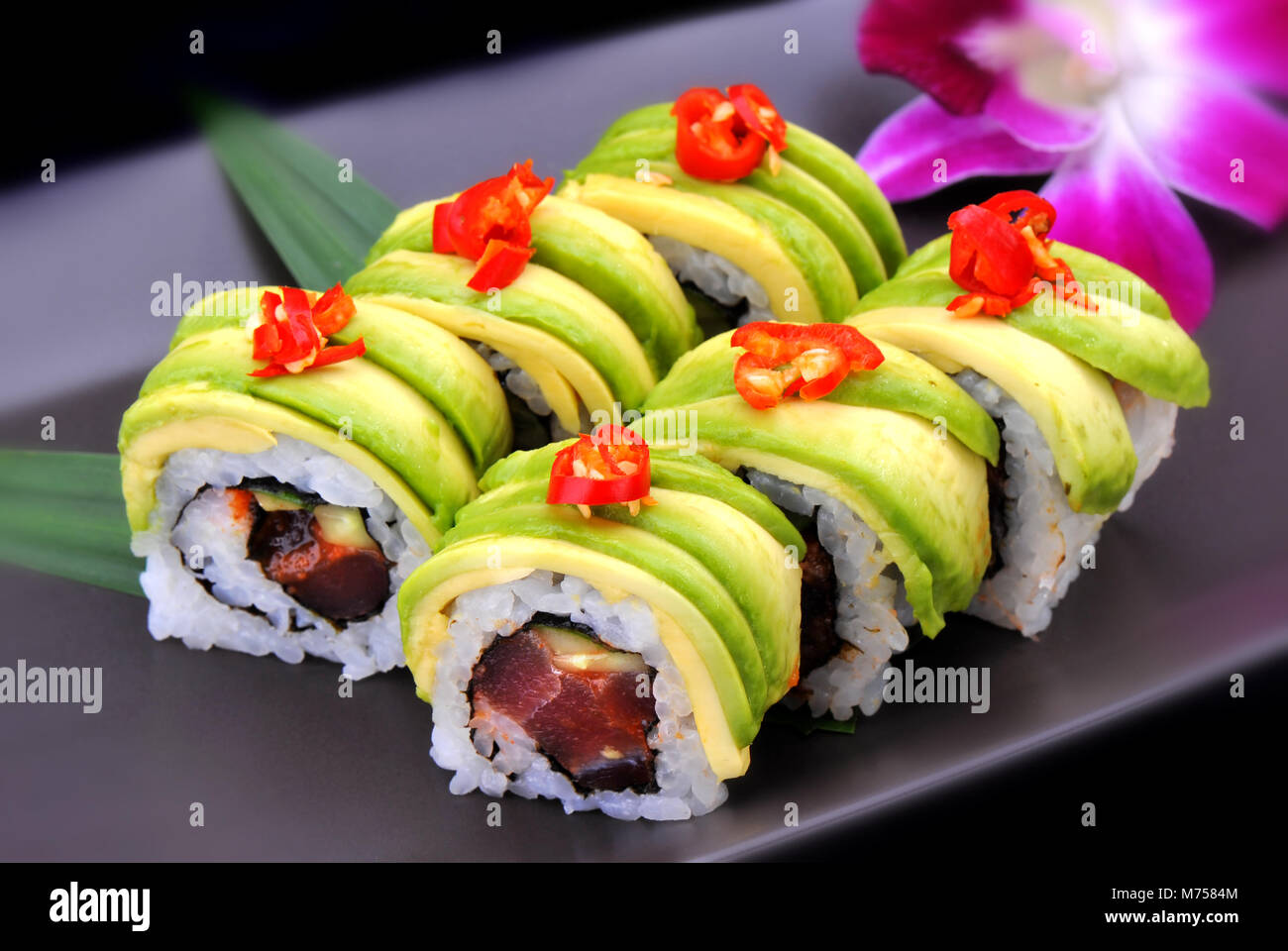 Amerikanischen roll Sushi und japanische Reis Stil mit spicy thai Chili Stockfoto