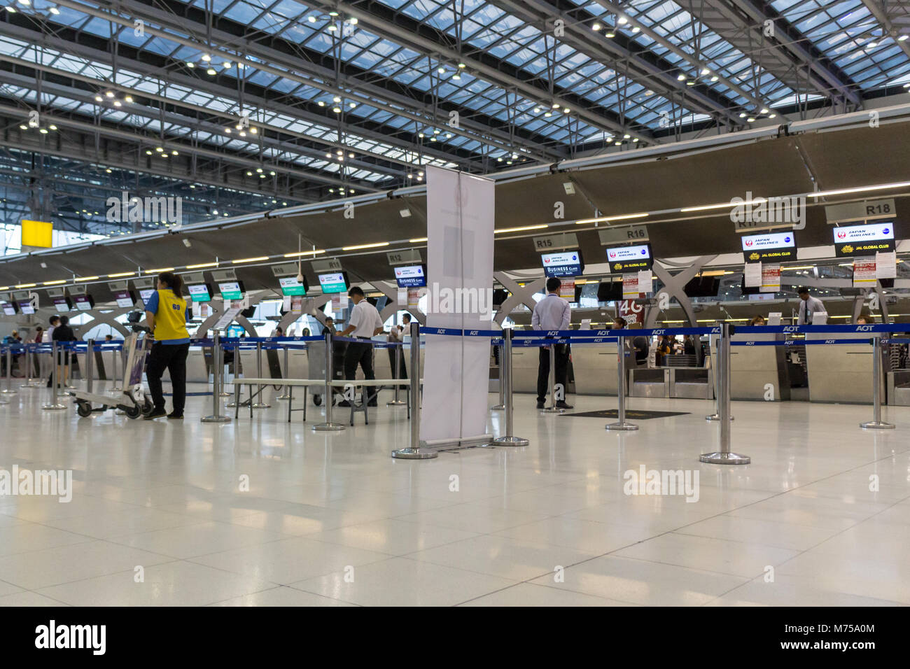 In Schreibtische prüfen, Suvarnabhumi Airport, Bangkok, Thailad Stockfoto