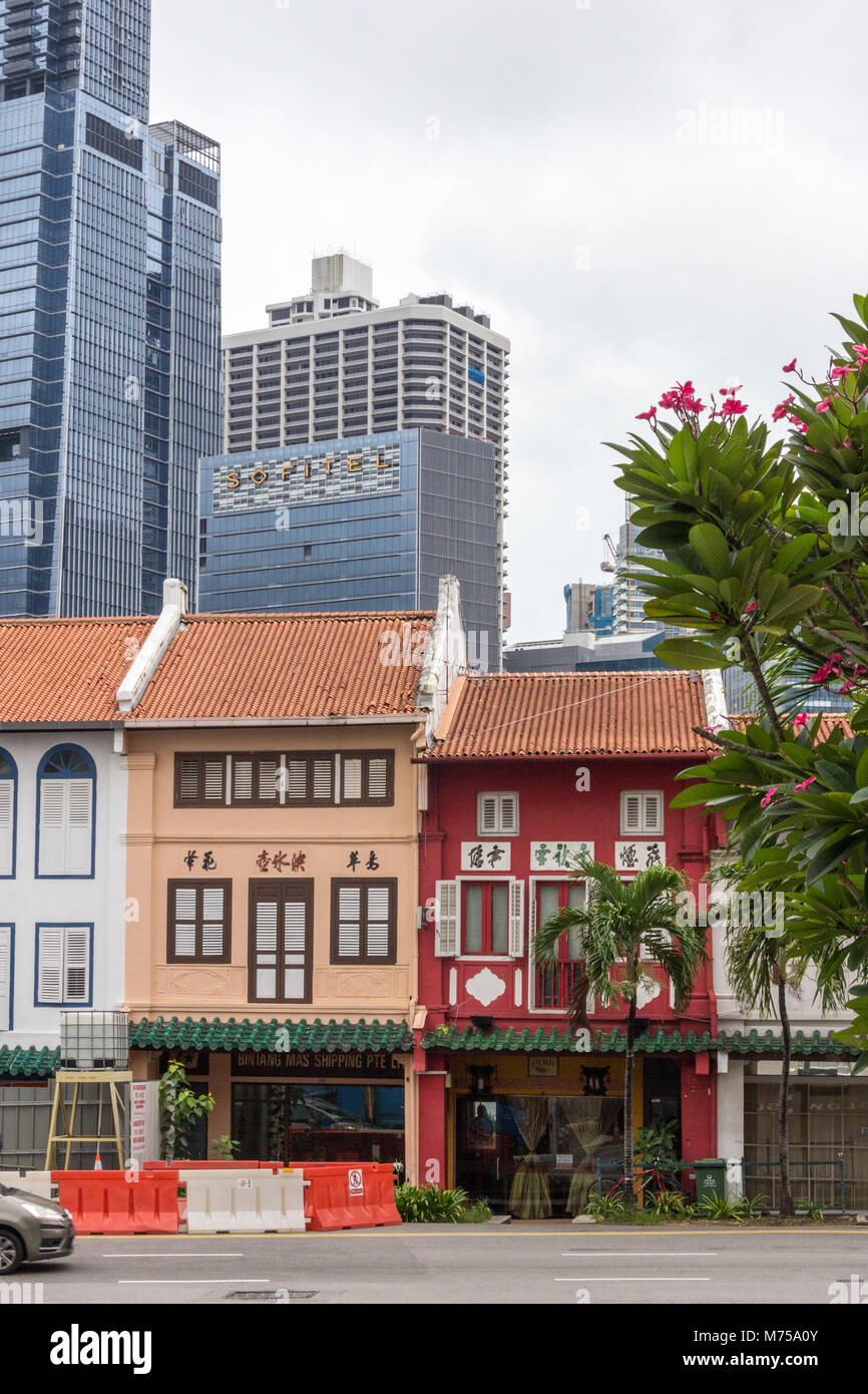 Alte und neue Architektur in Singapur Stockfoto