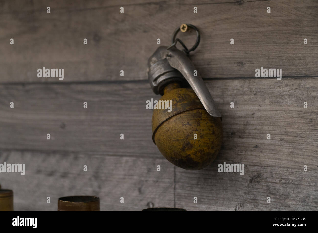 Alte deutsche Armee, Dritte Reich militärischen Handgranate auf Anzeige an Krieg Tunnel, Jersey, Channel Islands Stockfoto