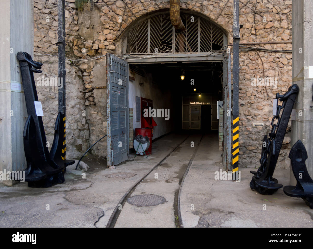 Balaklawa, Russland - 14. November 2015: Verlassen Sie die U-Bahn Naval Museum komplexe "balaklawa', Krim Stockfoto