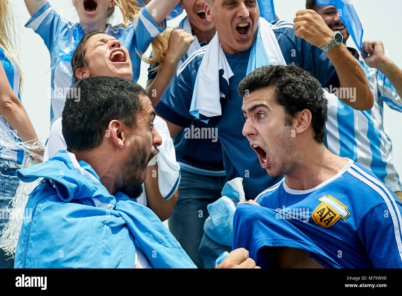 Argentinische Fußball-Fans während der Fußball Stockfoto