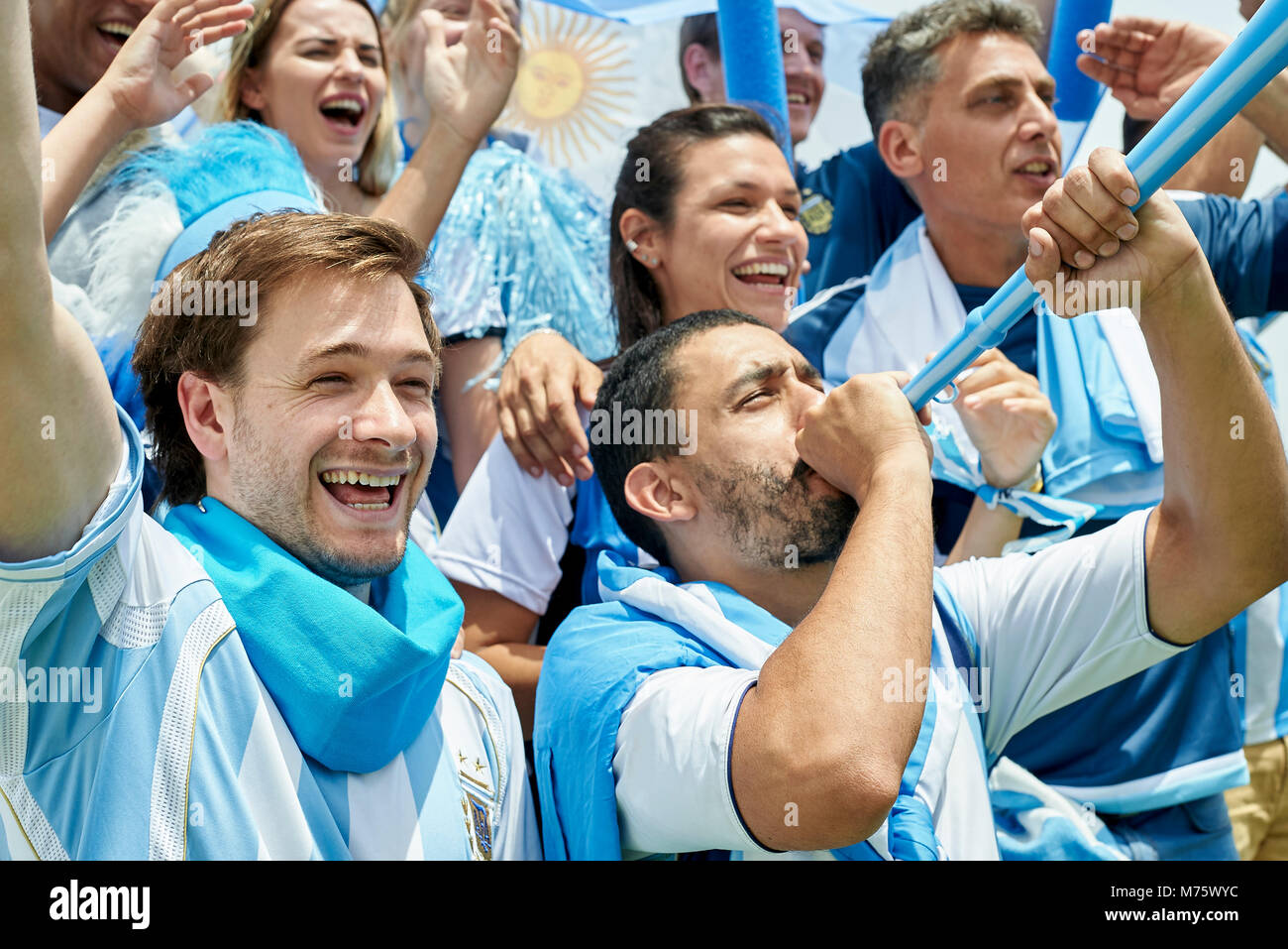 Argentinische Fußball-Fans, Fußball Match Stockfoto