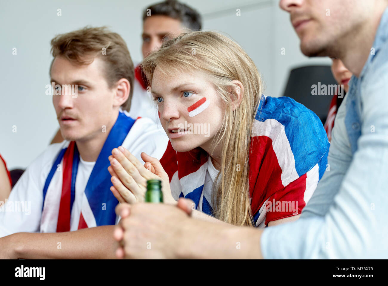 Britische Fußball-Fans gemeinsam Gleiches zu Hause Stockfoto