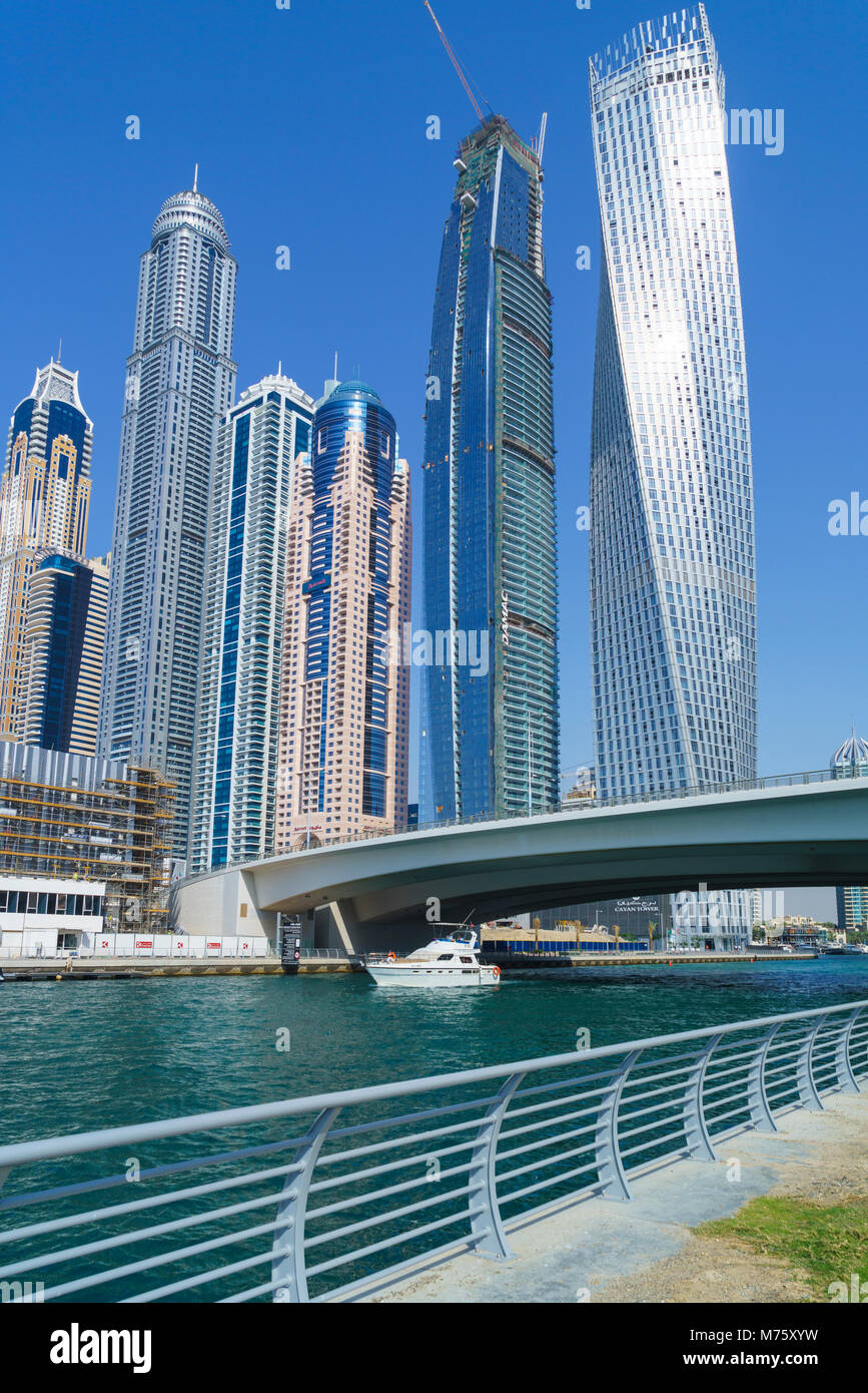 Cayan Tower, Dubai Marina, Dubai, Vereinigte Arabische Emirate Stockfoto