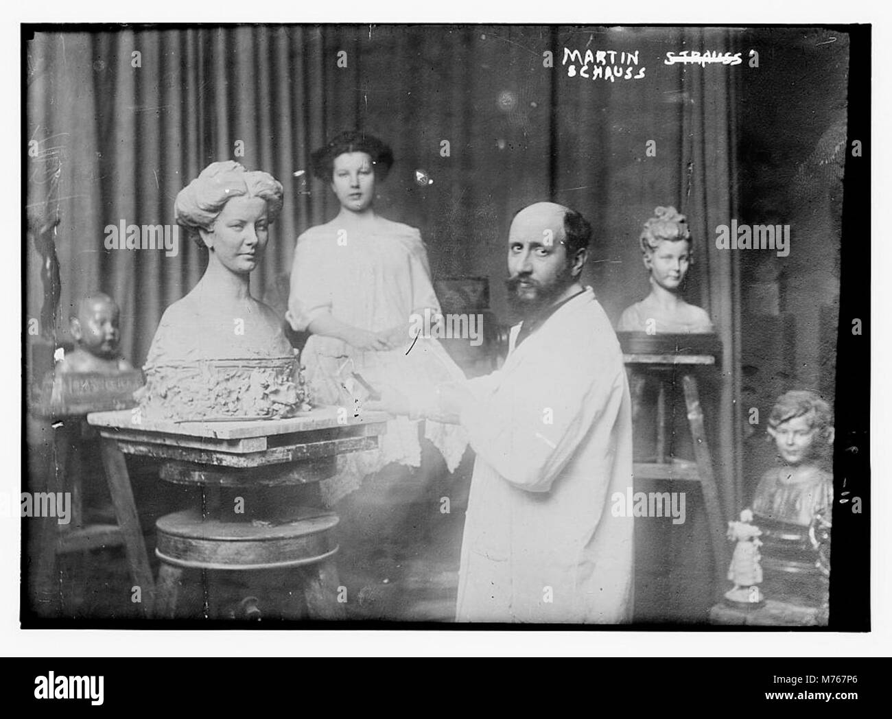 Eine Fotografie von Martin Schauss, einem bemerkenswerten Individuum, möglicherweise in Bezug auf einen bestimmten historischen oder kulturellen Kontext. Stockfoto