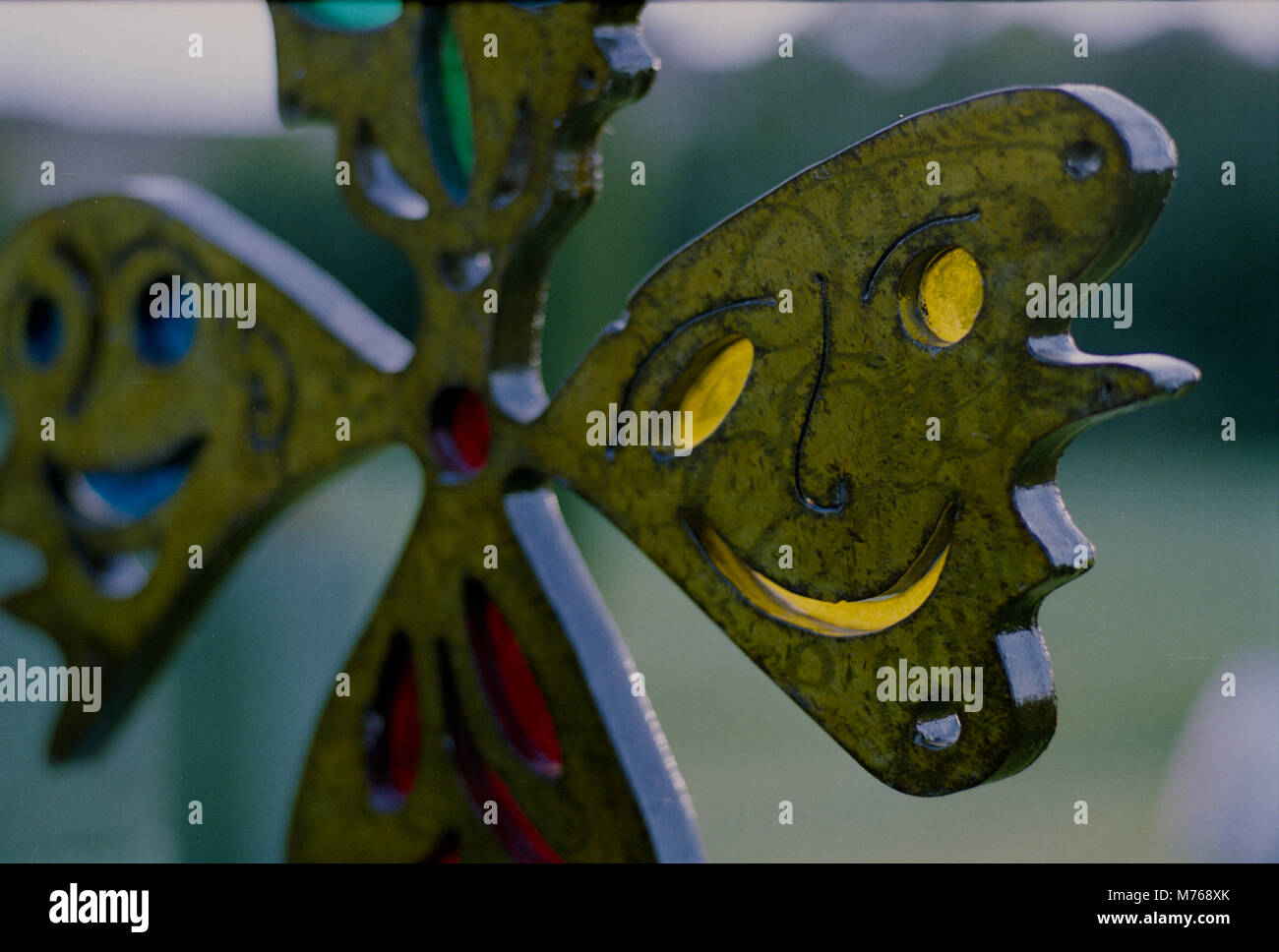 Vier smiley Richtungen, stieg der Winde Skulptur. Enzo Pazzagli Kunst und Skulptur Park. Florenz Süd auf den Arno. Florenz. Stockfoto
