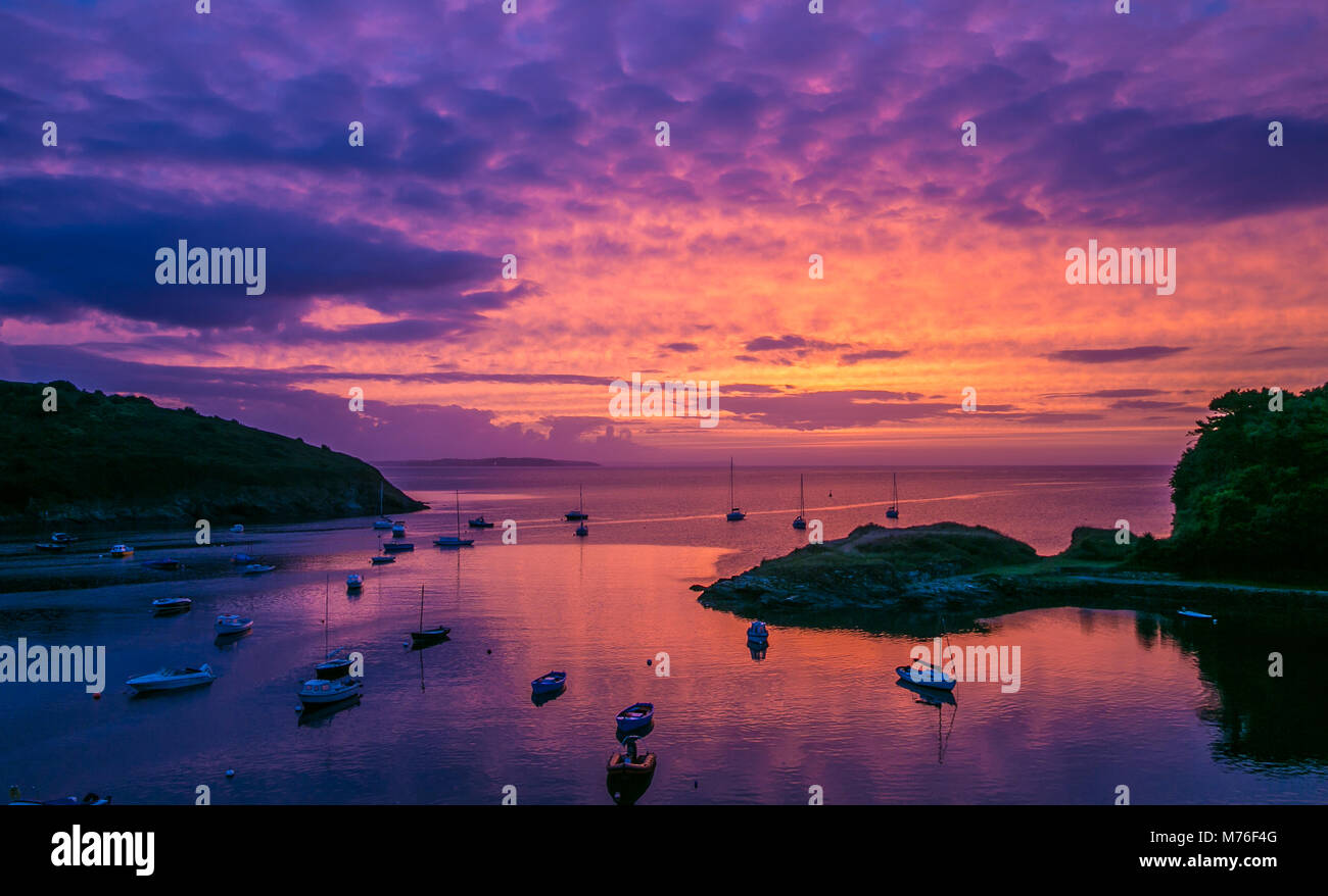 Dawn bei Gillan Cove, Helston Cornwall Stockfoto