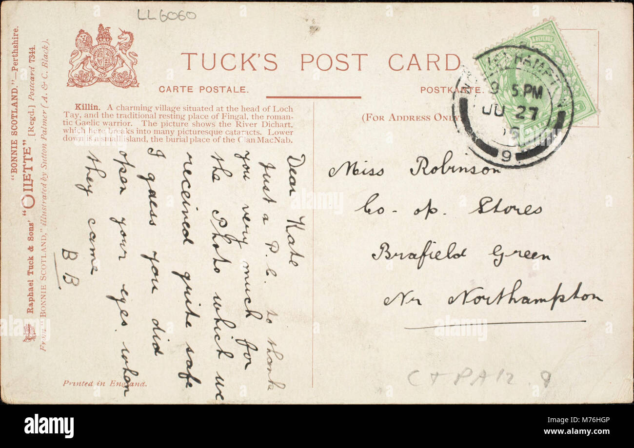 Ein Foto, das einen malerischen Blick auf Killin, ein Dorf in Perthshire, Schottland, bietet malerische Landschaften, historische Architektur und natürliche Schönheit, beliebt für seinen Tourismus und seine historische Bedeutung. Stockfoto