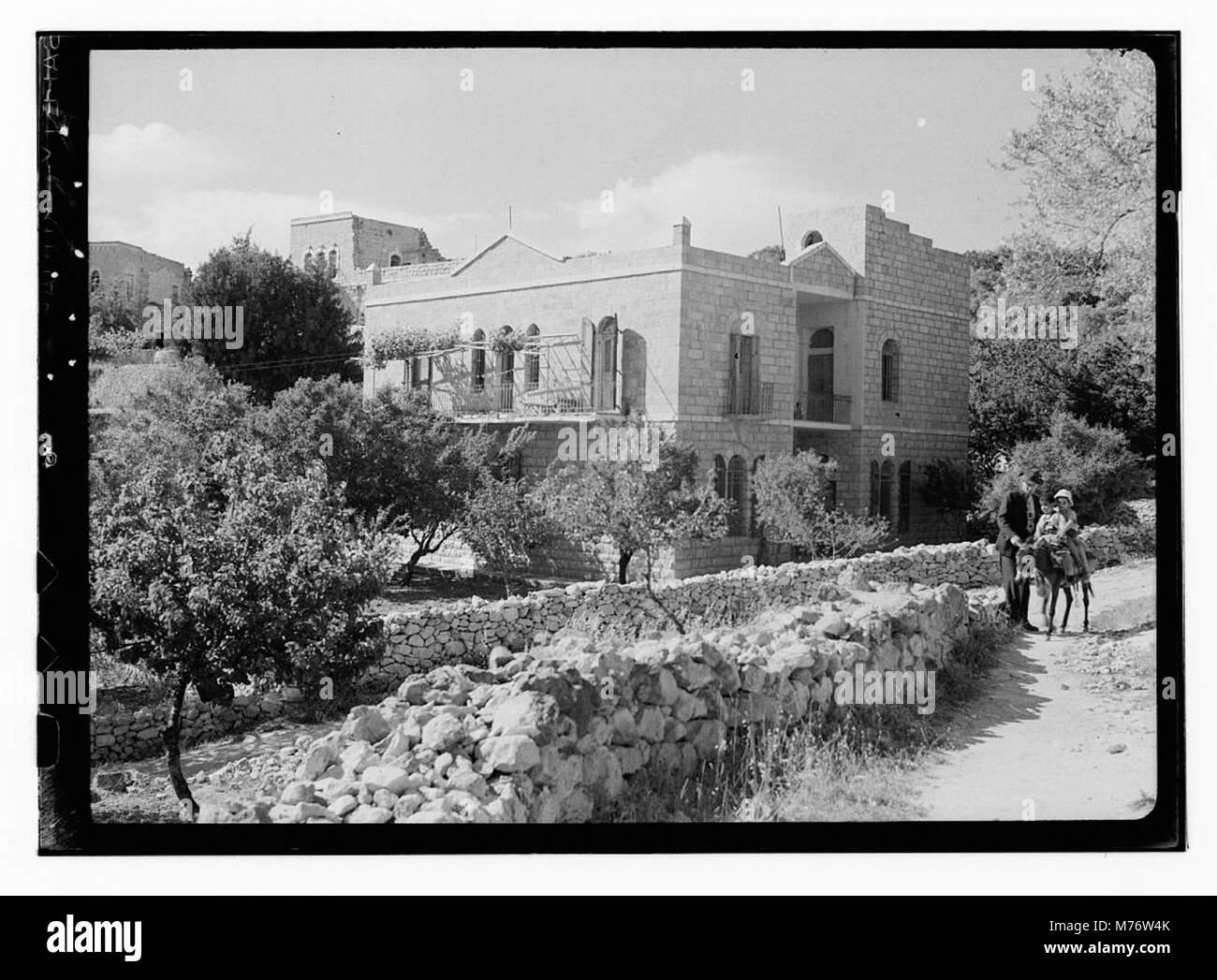 Schuts' Baby Home in Beit Jala, im Westjordanland gelegen, diente als Zufluchtsort für Kinder und Kleinkinder in Not. Dieser historische Ort zeigt die Bemühungen der Betreuer, schutzbedürftige Kinder in schwierigen Zeiten zu unterstützen. Stockfoto
