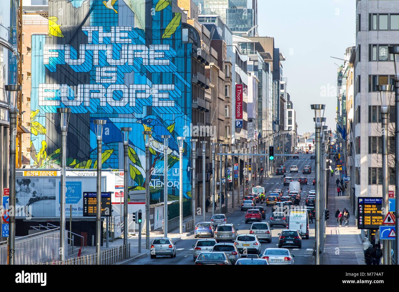 Großes Wandbild mit dem Slogan "Die Zukunft ist Europa" pro Europäische Werbung gegenüber der Europäischen Kommission, Berlaymont, Brüssel, Rue de l Stockfoto