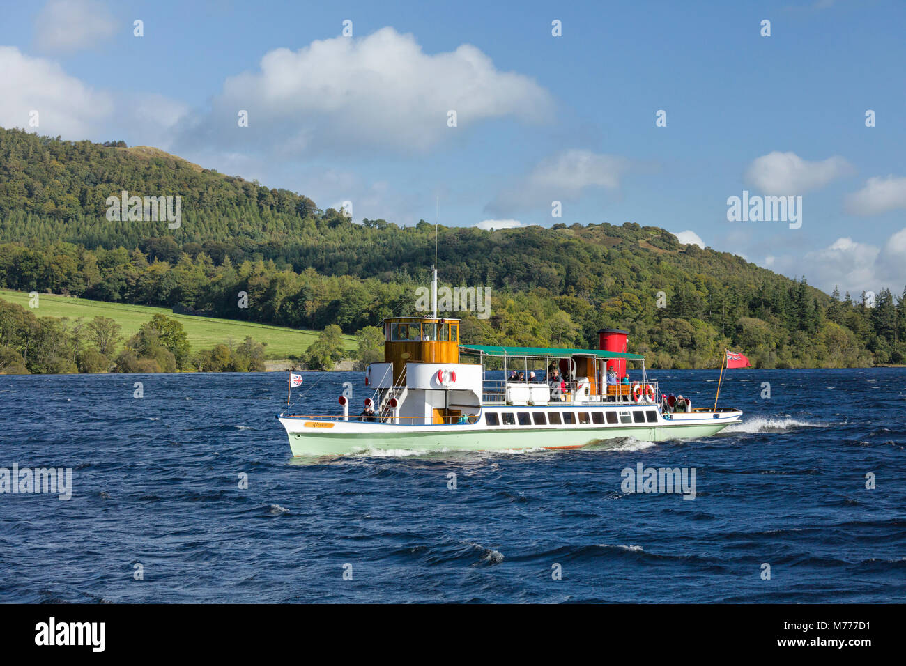 Der Rabe Dampfschiff auf Ullswater, Lake District National Park, UNESCO-Weltkulturerbe, Cumbria, England, Vereinigtes Königreich, Europa Stockfoto