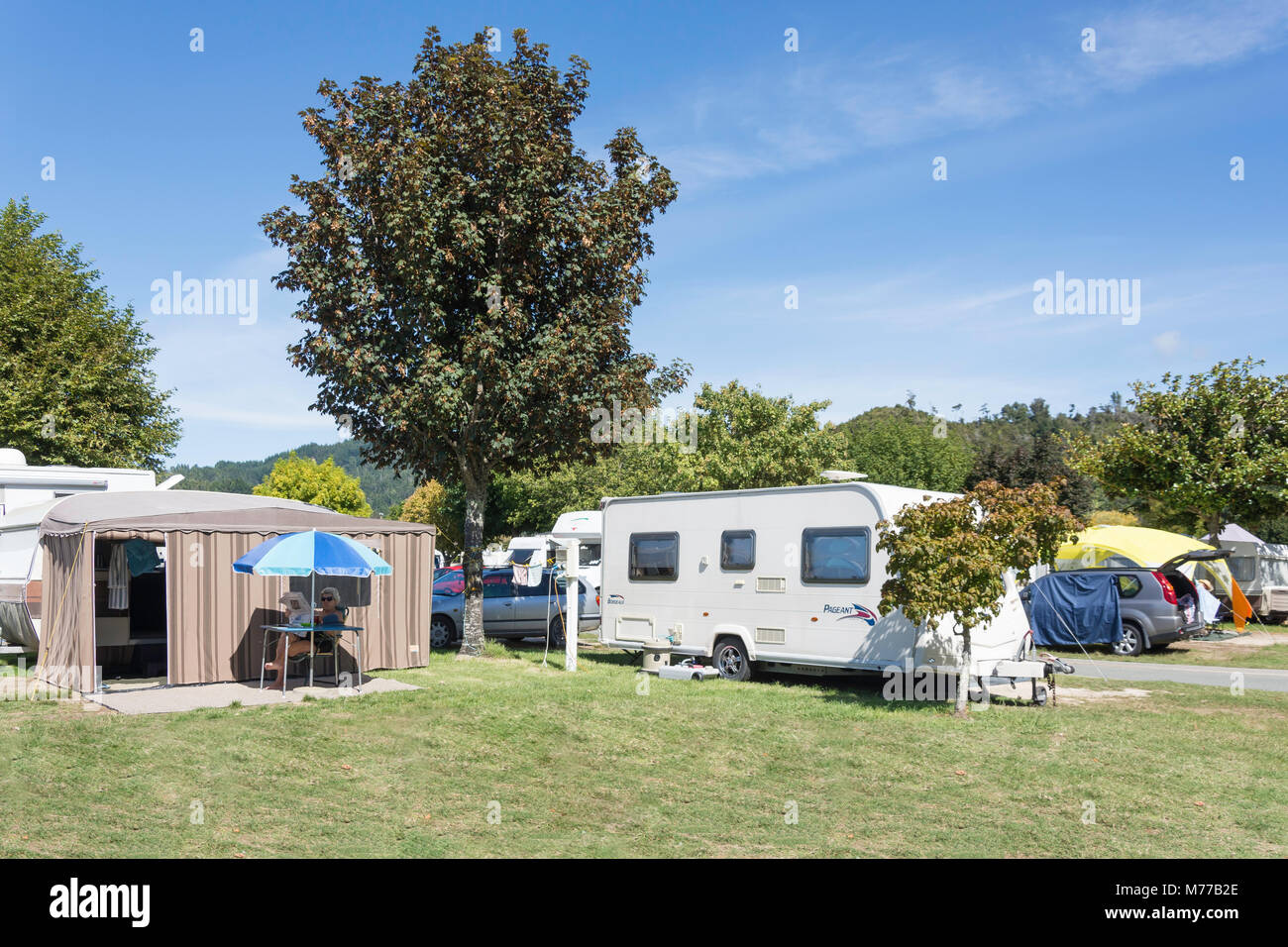 Campingplatz in Kaiteriteri Erholung finden, Kaiteriteri Beach, Kaiteriteri, Tasman, Neuseeland Stockfoto