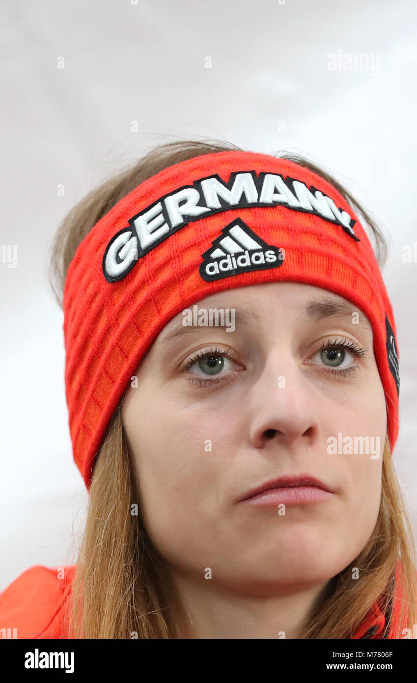 08 März 2018, Südkorea, PyeongChang: Deutsche para-alpine Skifahrer Anna Schaffelhuber gibt ein Interview im Olympischen Dorf. Foto: Karl-Josef Hildenbrand/dpa Stockfoto