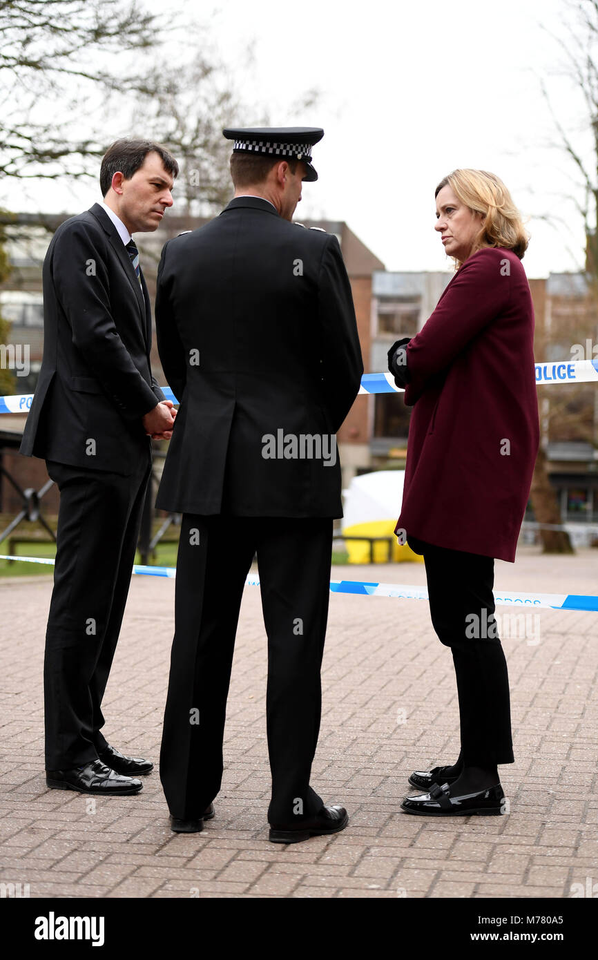 Home Secretary Amber Rudd visits die Szene der Vergiftung von Sergej Skripal in Salisbury Credit: Finnbarr Webster/Alamy leben Nachrichten Stockfoto