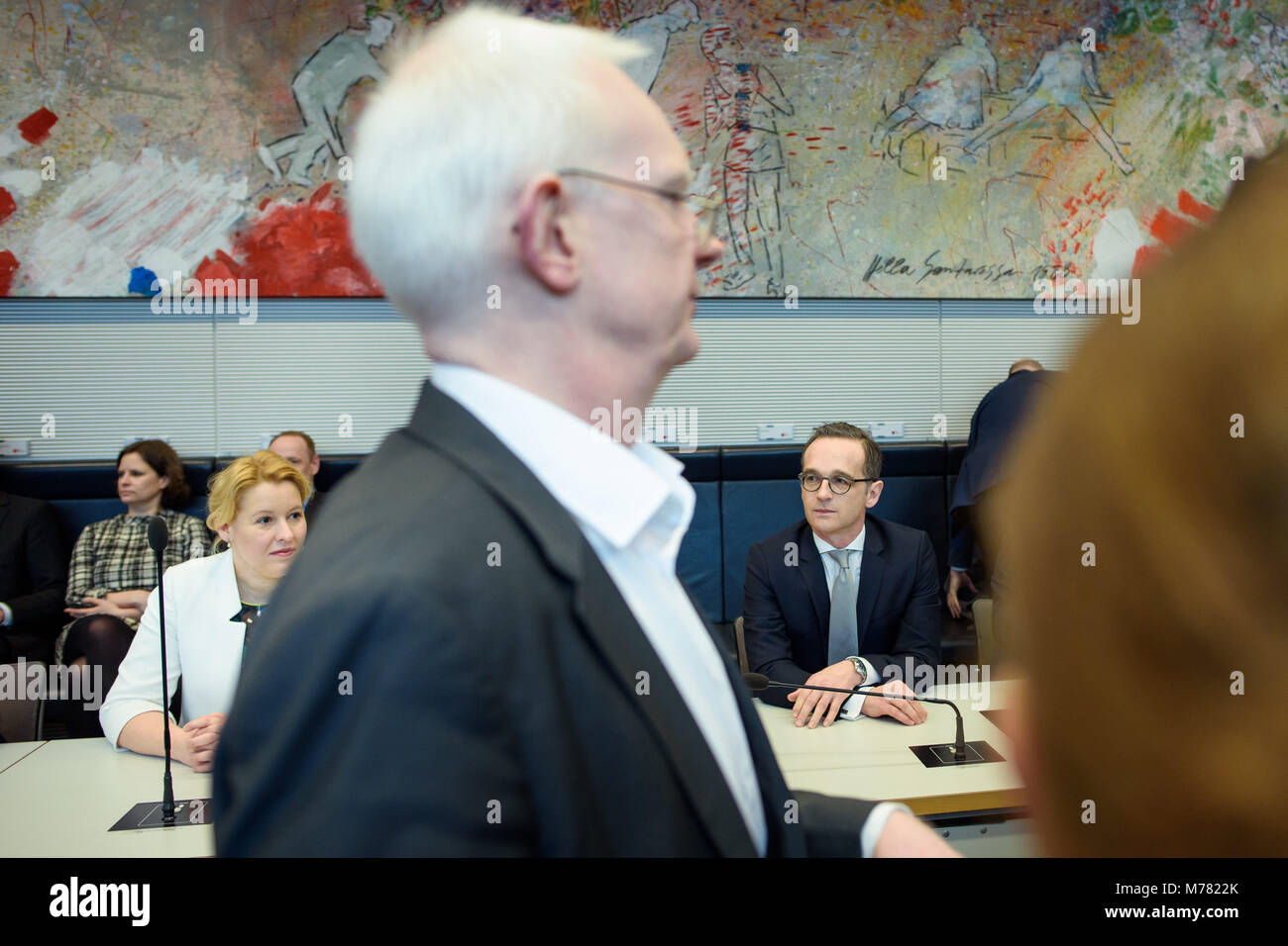 Berlin Deutschland 09 Marz 18 Franziska Giffey Burgermeister Der Berliner Bezirk Neukolln Und Justizminister Heiko Maas R Einer Fraktionssitzung Der Sozialdemokratischen Partei Spd In Den Reichstag Teilnehmen Foto Gregor Fischer Dpa