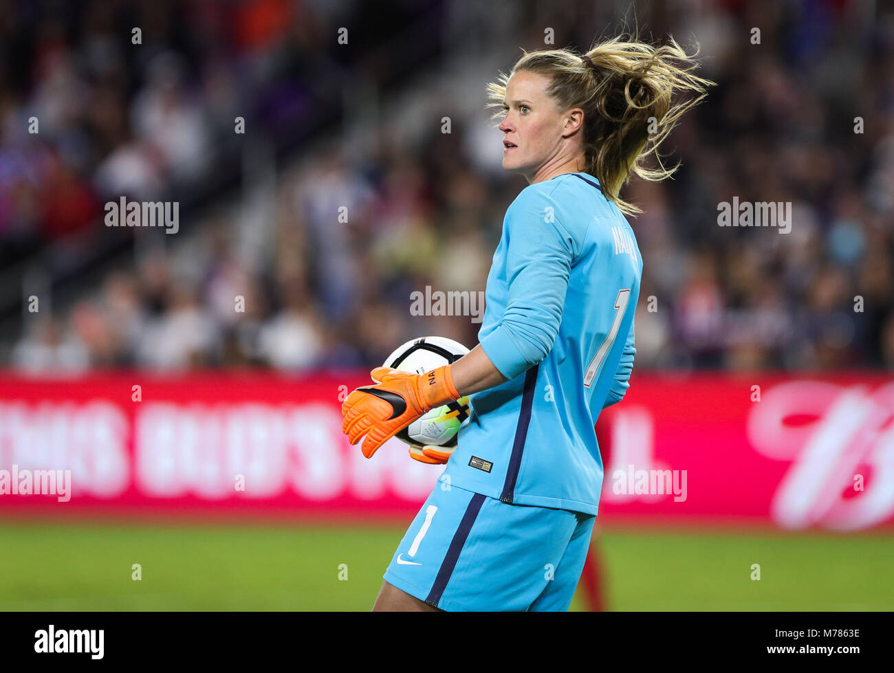 Orlando, Florida, USA. 7 Mär, 2018. Usa Torwart Alyssa Naeher (1) in Aktion in der zweiten Hälfte der SheBelieves Cup Frauen Match zwischen Nationalmannschaft der USA Frauen und der englischen Frauen Nationalmannschaft am Orlando City Stadium in Orlando, Florida. USA gewann 1:0. Credit: Mario Houben/ZUMA Draht/Alamy leben Nachrichten Stockfoto