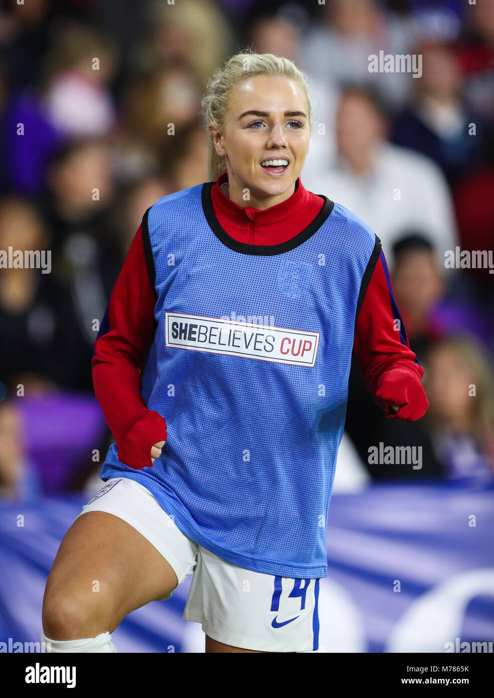 Orlando, Florida, USA. 7 Mär, 2018. Usa defender Sofia Huerta (14) erwärmt sich während der ersten Hälfte der SheBelieves Cup Frauen Match zwischen Nationalmannschaft der USA Frauen und der englischen Frauen Nationalmannschaft am Orlando City Stadium in Orlando, Florida. Credit: Mario Houben/ZUMA Draht/Alamy leben Nachrichten Stockfoto