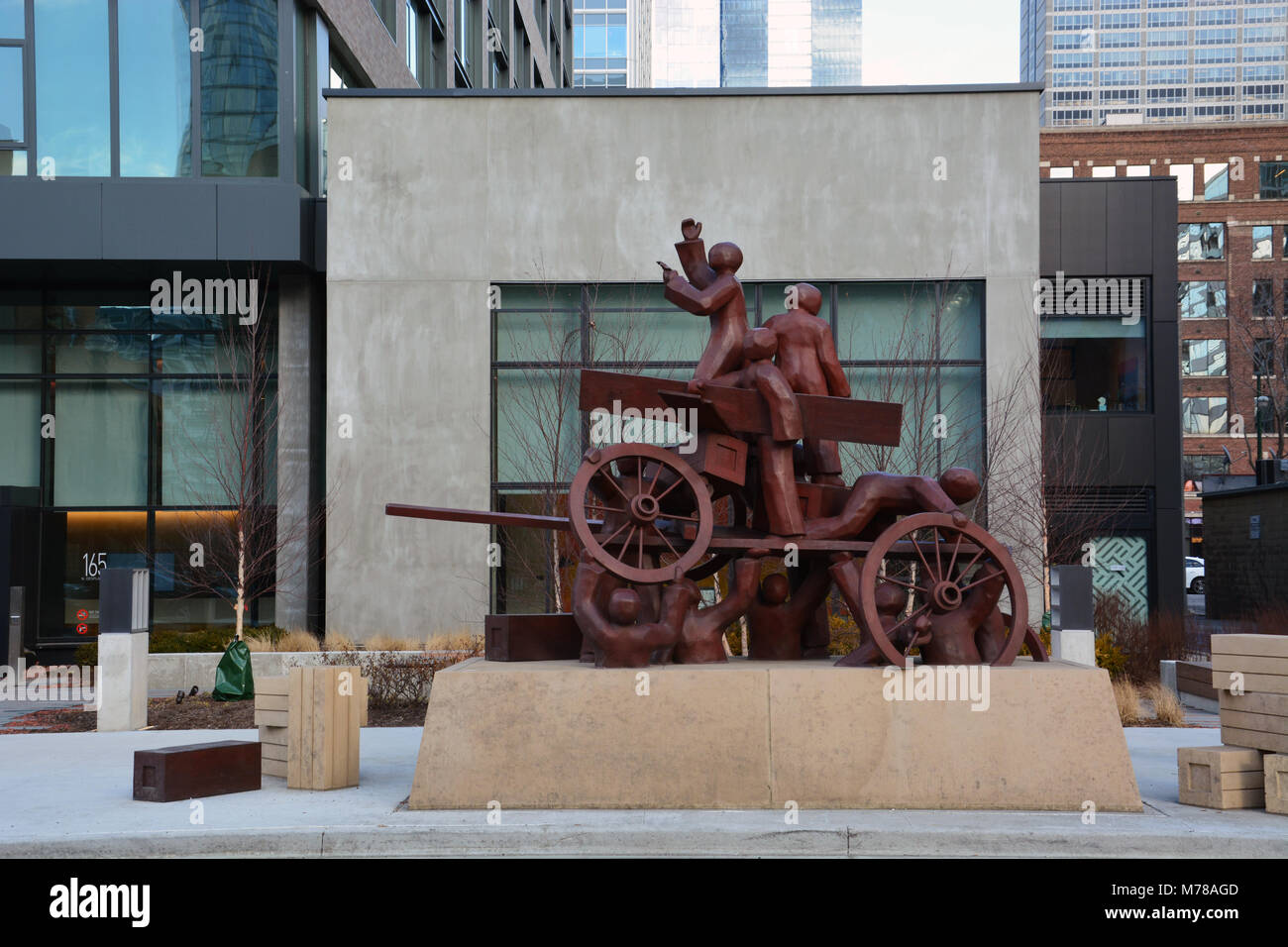 Eine Skulptur markiert den Arbeitsmarkt Lautsprecher Punkt in Chicago's Haymarket Square. Eine Bombe an der Polizei während der Demonstration geworfen, beginnt ein Aufstand Mai 4, 1886. Stockfoto