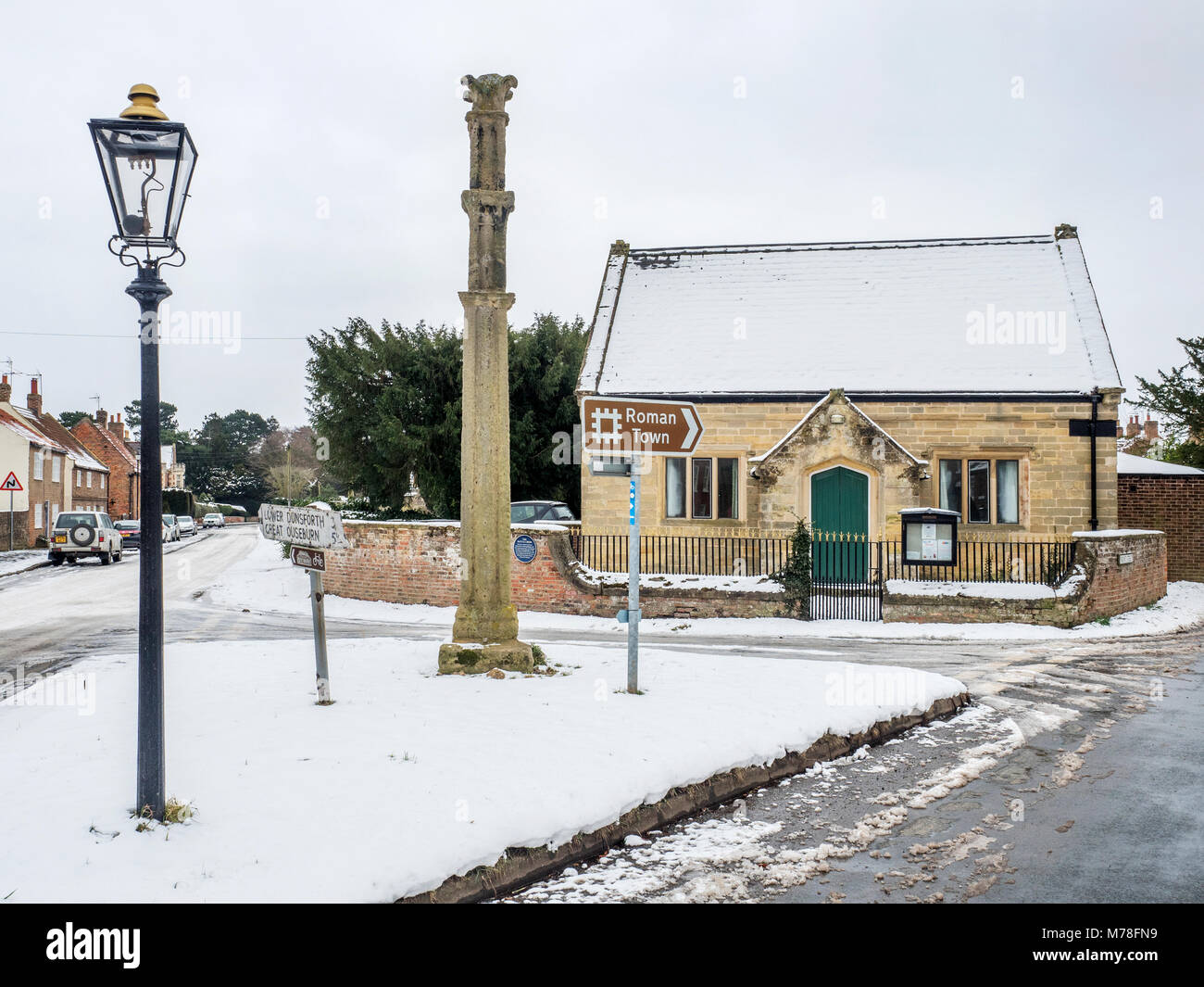 Moffat Schlacht Kreuz im Winter Aldborough in der Nähe von Moffat North Yorkshire England Stockfoto