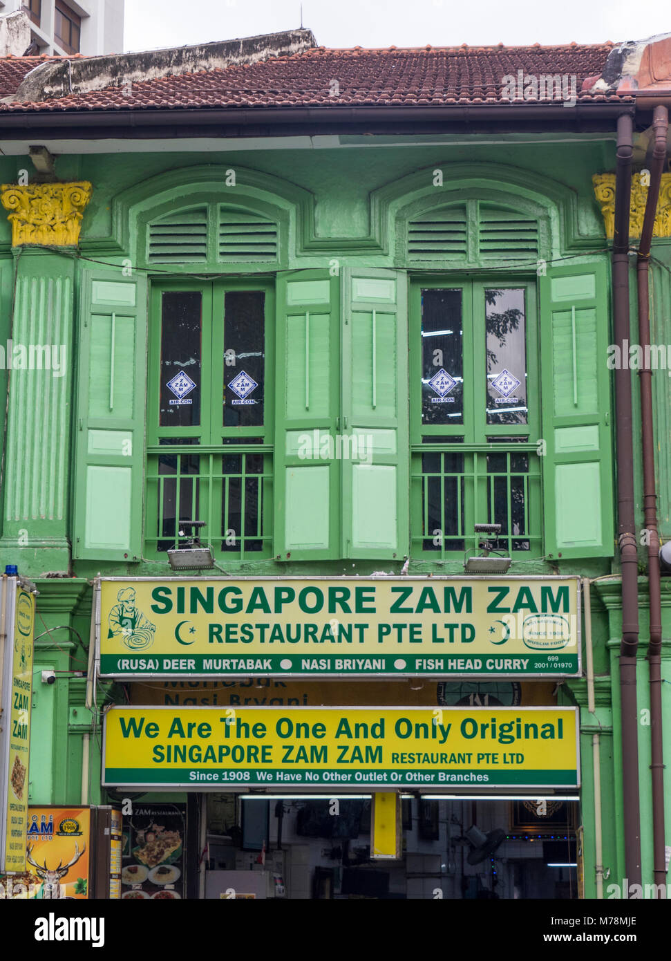 Fassade des berühmten Singaporean restaurant Zam Zam auf der North Bridge Road, Rochor, Singapur. Stockfoto