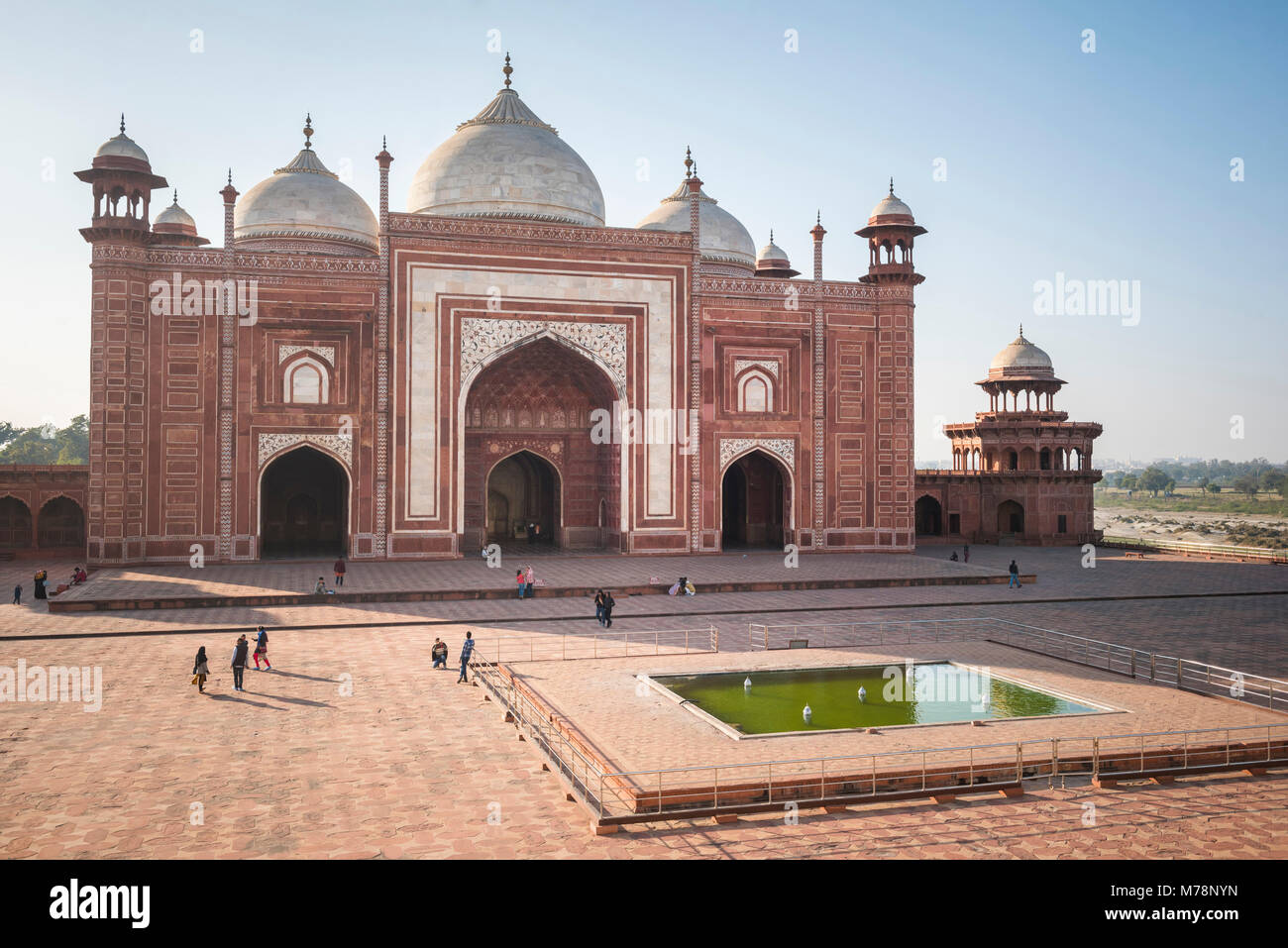 Moschee in der Taj Mahal Komplex, UNESCO-Weltkulturerbe, Agra, Uttar Pradesh, Indien, Asien Stockfoto